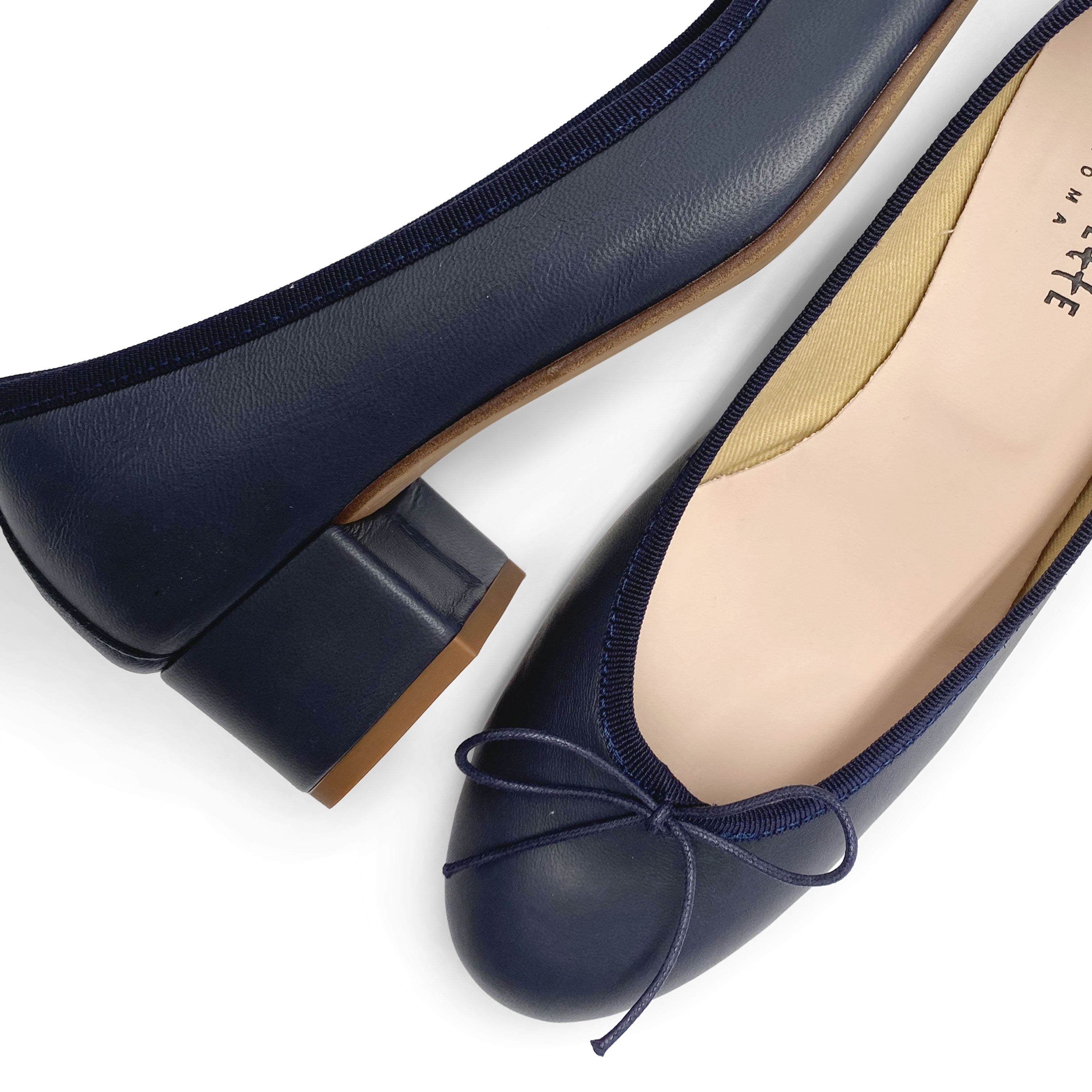 Ballerines en cuir bleu à talon haut