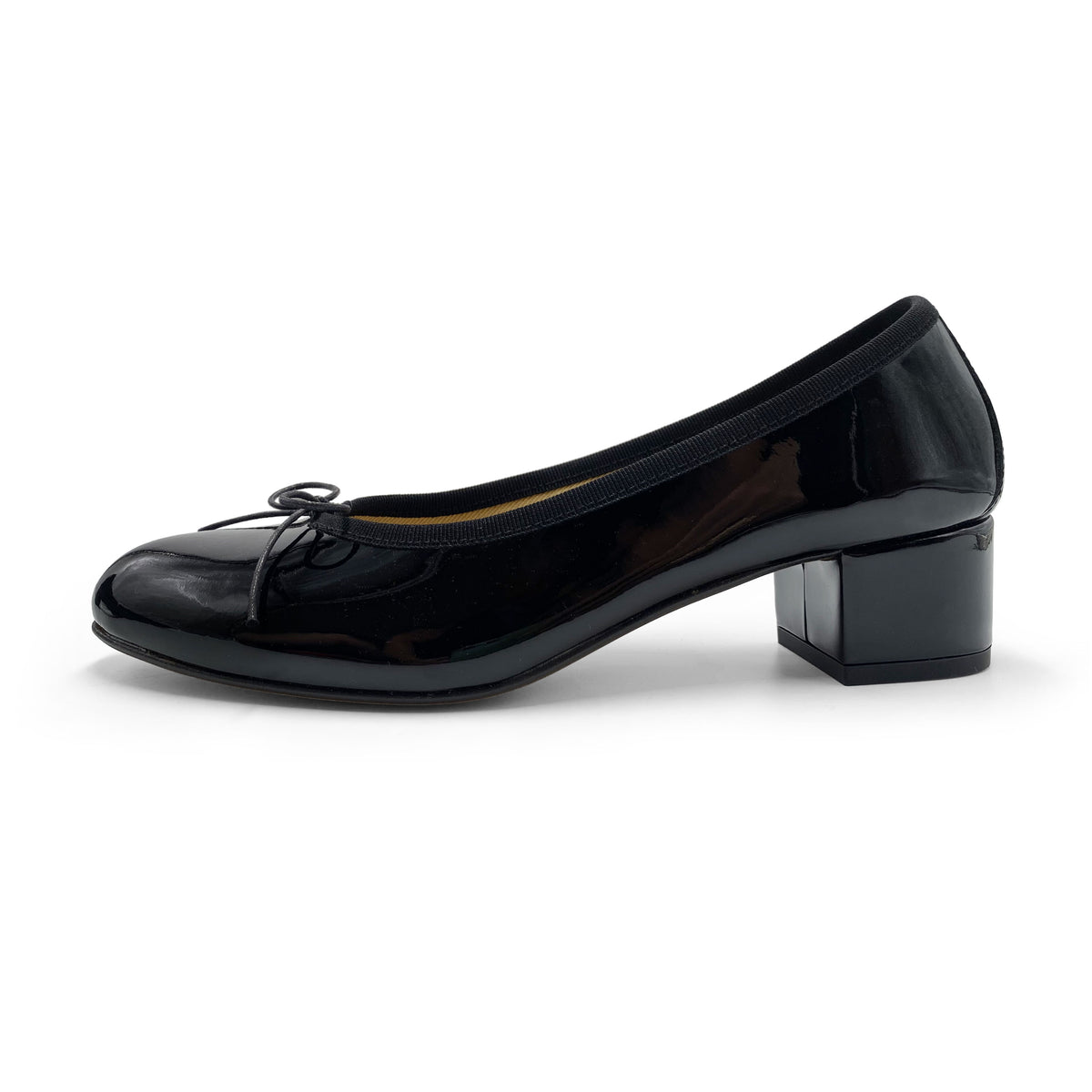 Schwarze Ballerinas aus Lackleder mit hohem Absatz