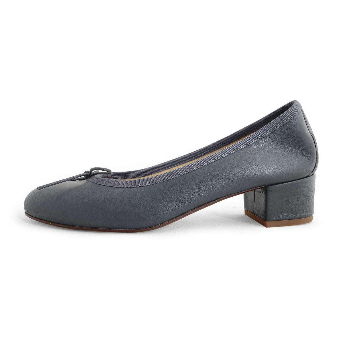 Ballerinas aus Rauchgrauem Leder mit hohem Absatz