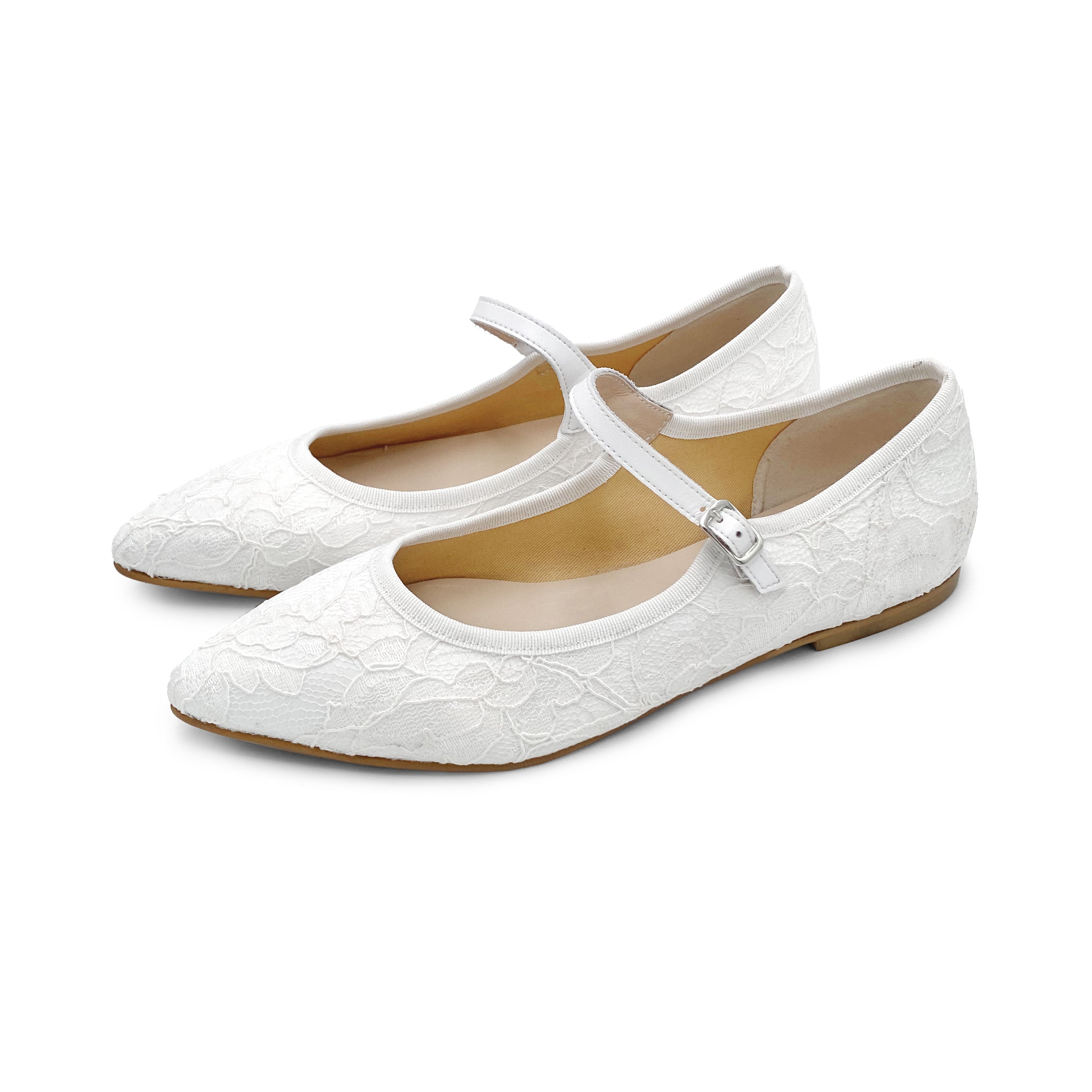 Weisse Mary Jane Ballerinas aus Spitze fur die Hochzeit