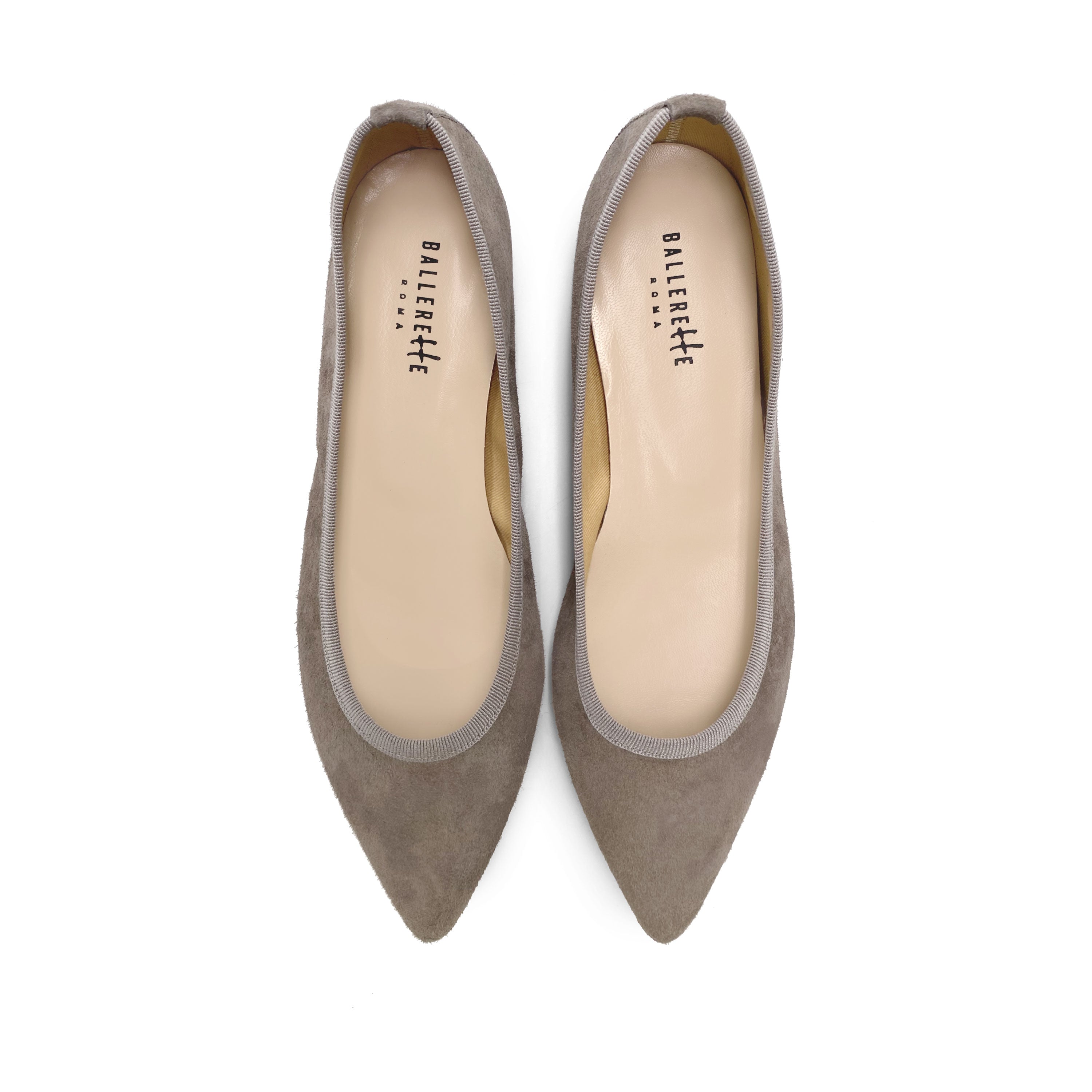 Ballerine a punta taupe in camoscio
