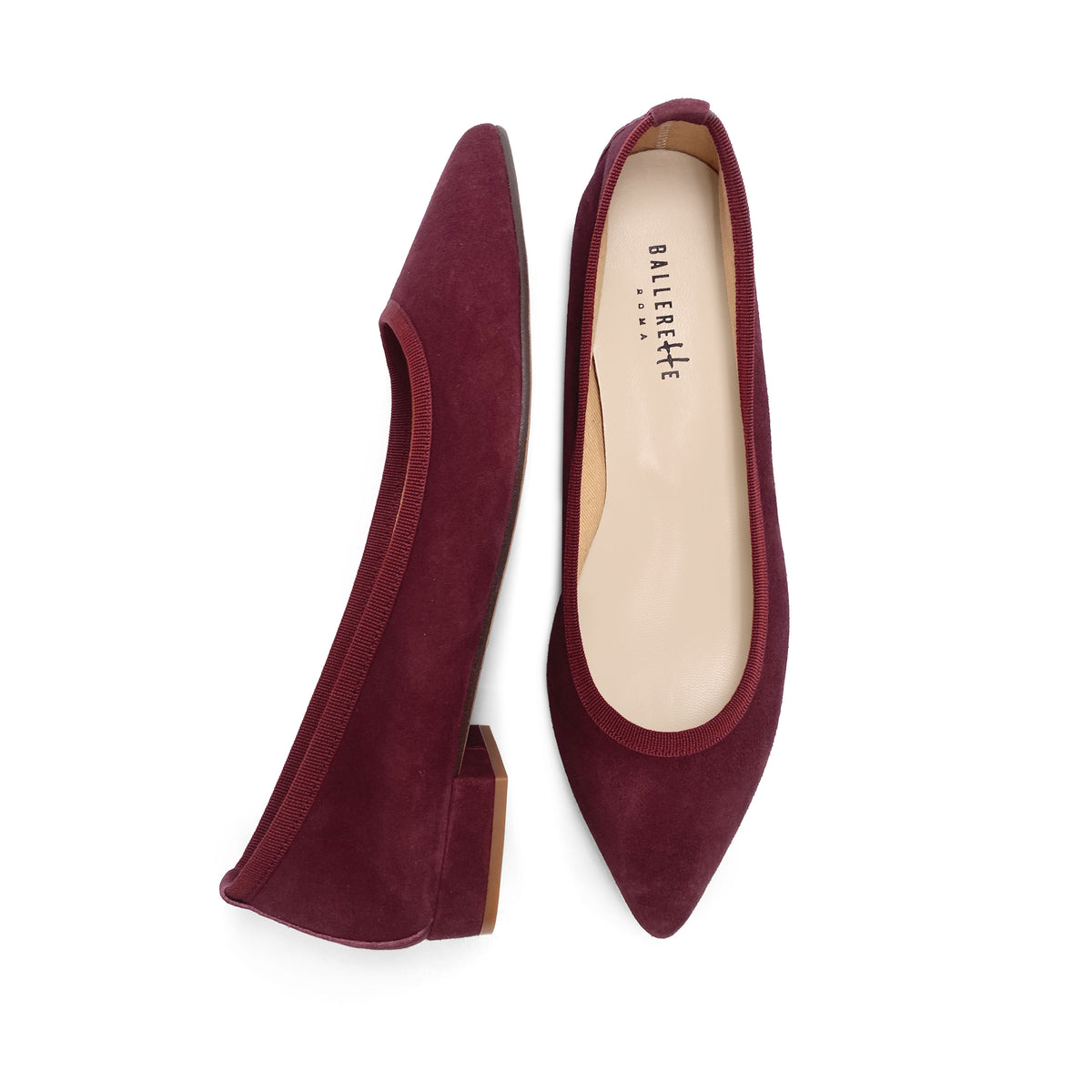 Ballerine a punta bordeaux in camoscio