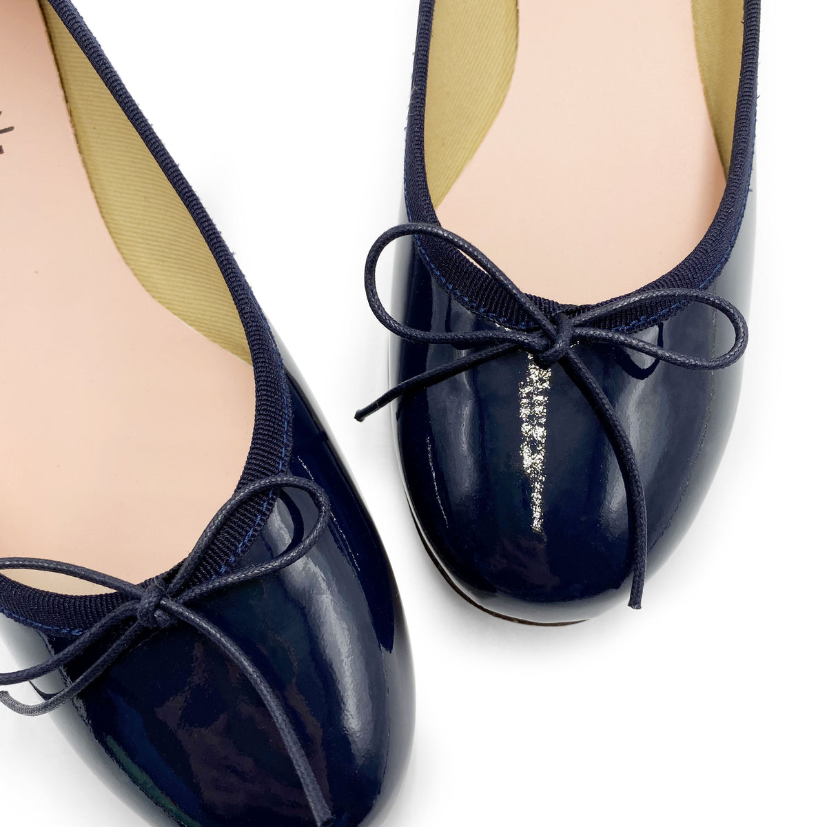 Blaue Lackleder Ballerinas