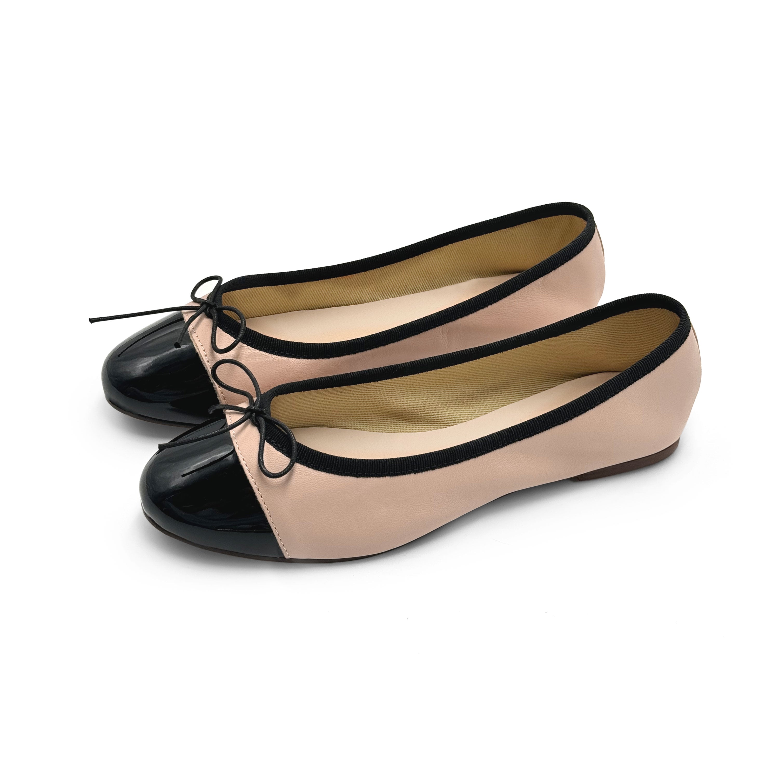 Ballerine rosa cipria in pelle con punta in vernice nera