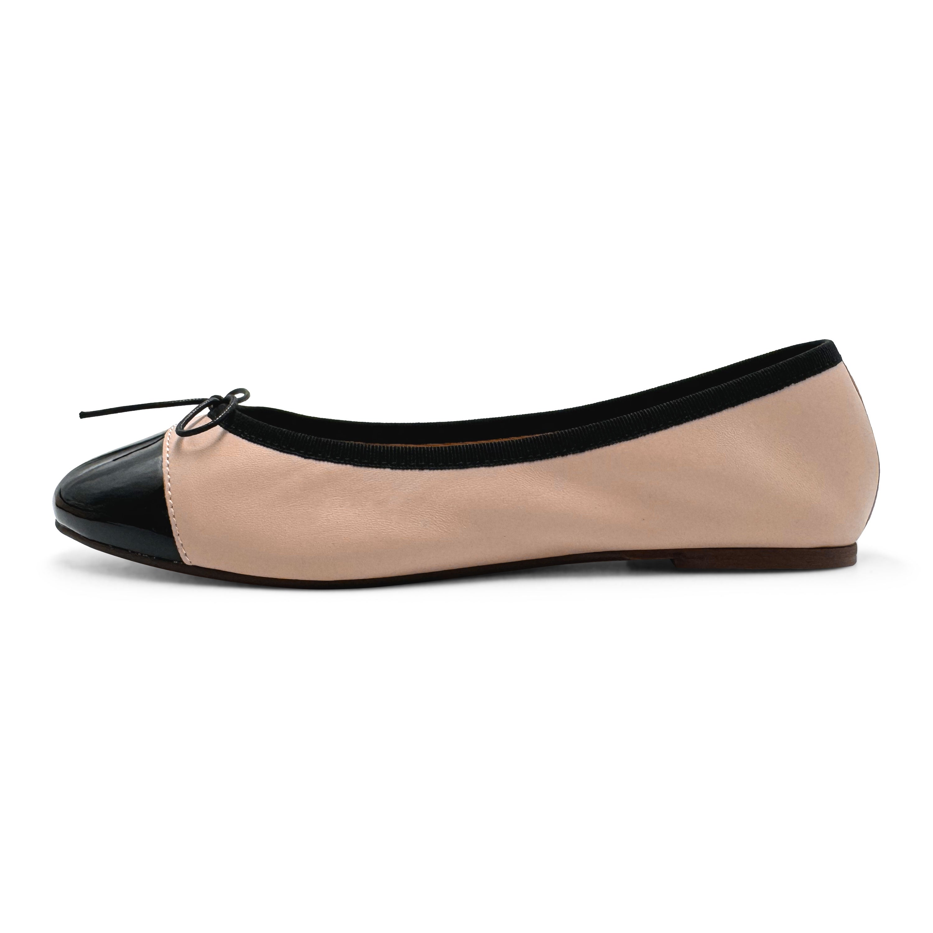 Ballerine rosa cipria in pelle con punta in vernice nera