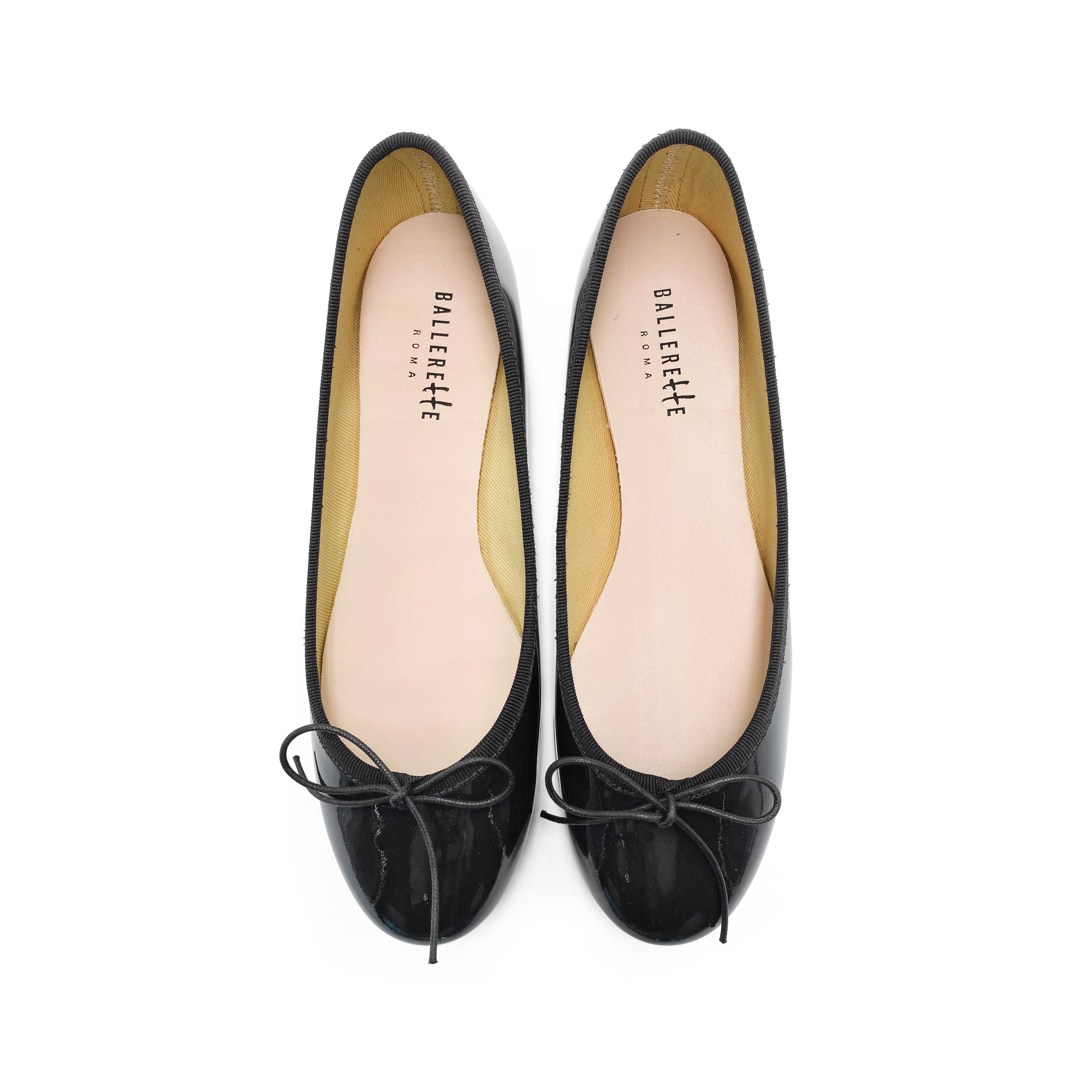 Ballerine nere in pelle vernice