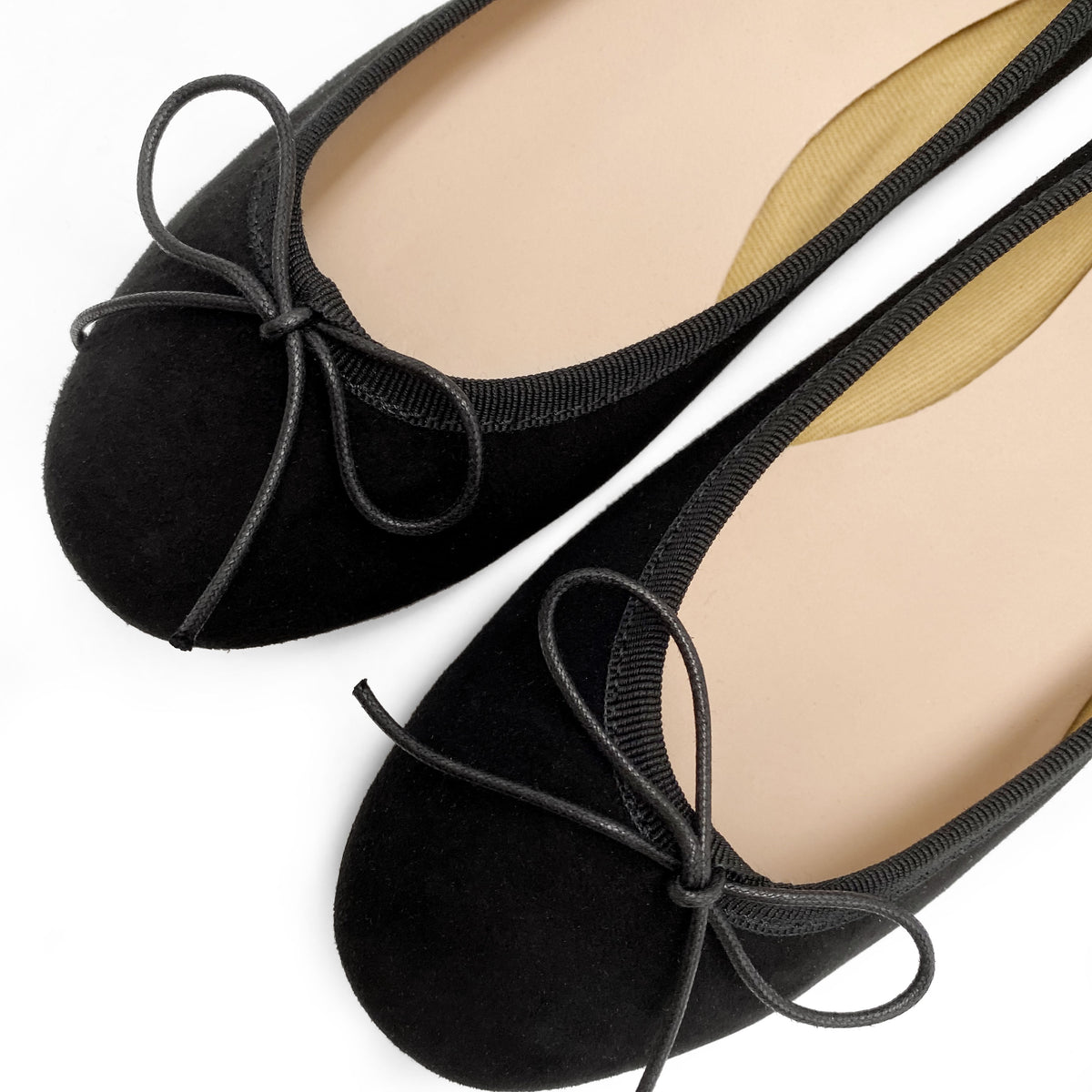 Ballerine nere in camoscio