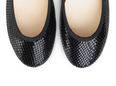 Schwarze animalier Ballerinas aus laminiertem Wildleder