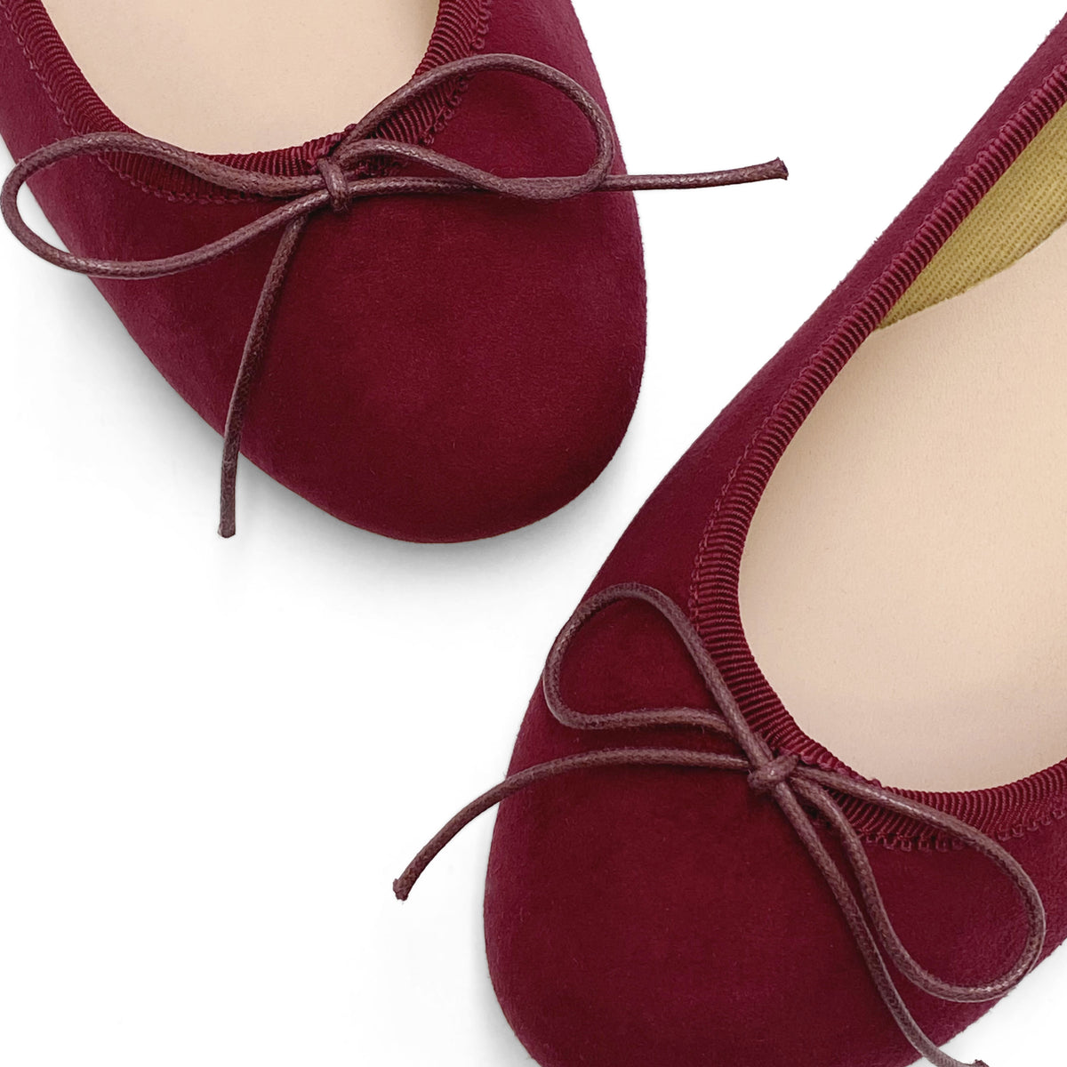 Burgunderrote Wildlederballerinas