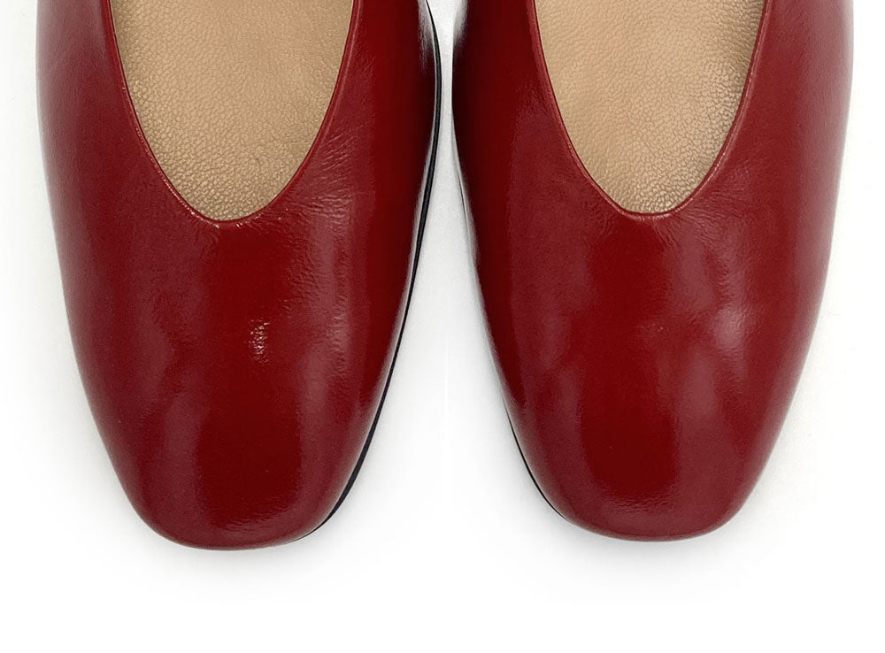 Rote Lackleder-Ballerinas mit quadratischer Spitze und bequemem hohem Absatz