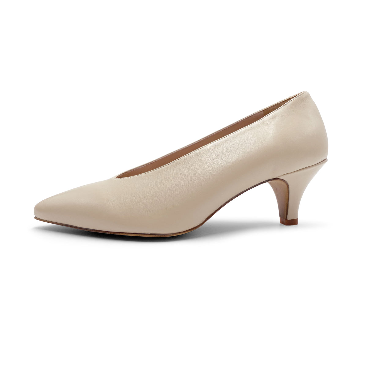 Décolletés pointues en cuir beige à col en V