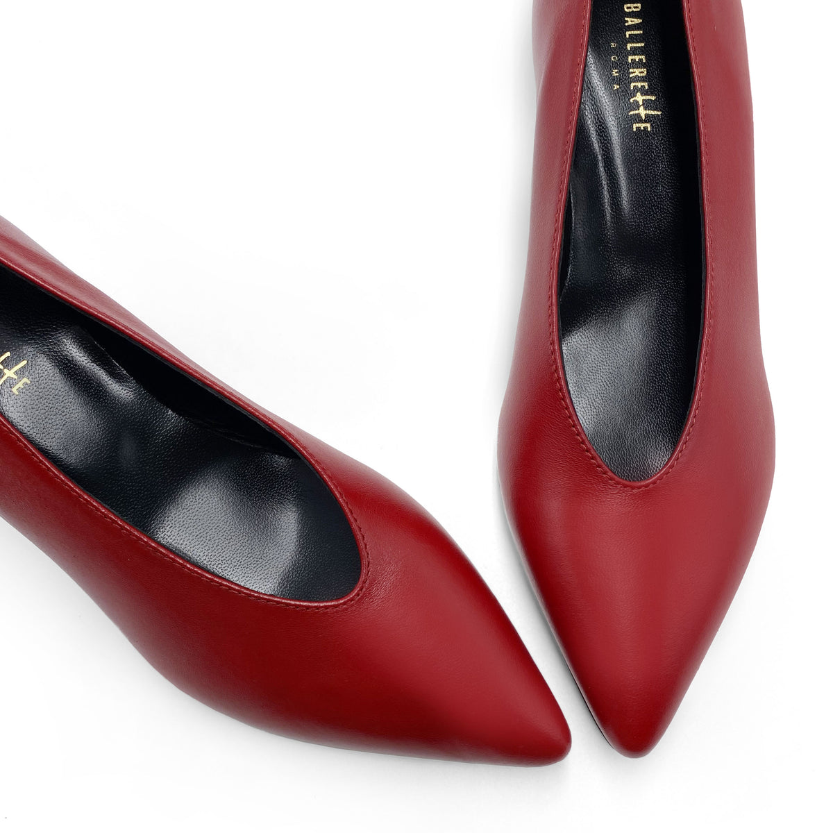 Rote Leder Pumps mit V-Ausschnitt und Absatz