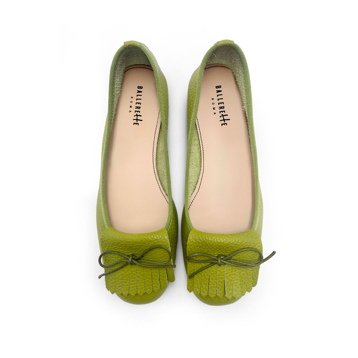 Mocasines de mujer en piel verde oliva con flecos