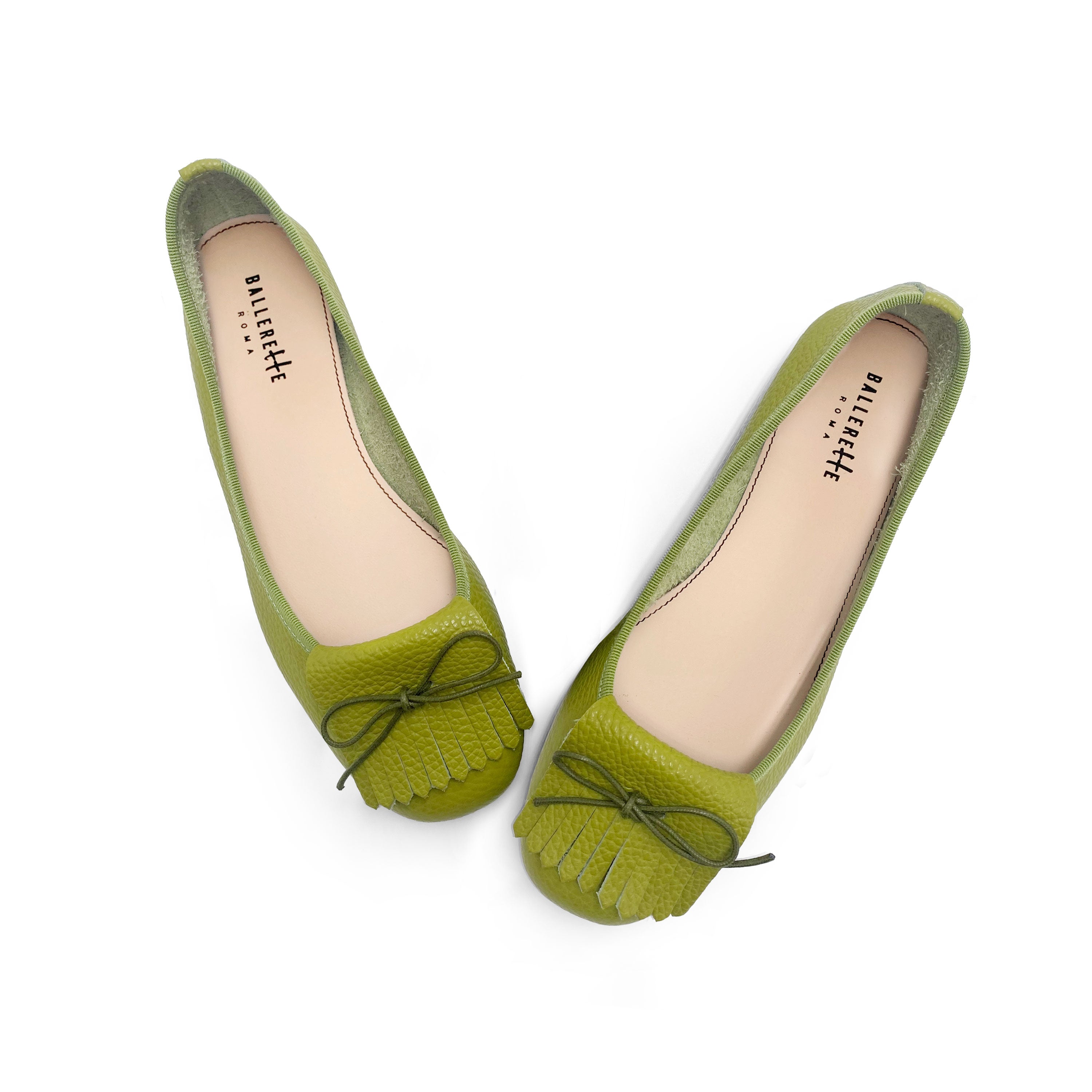Mocasines de mujer en piel verde oliva con flecos