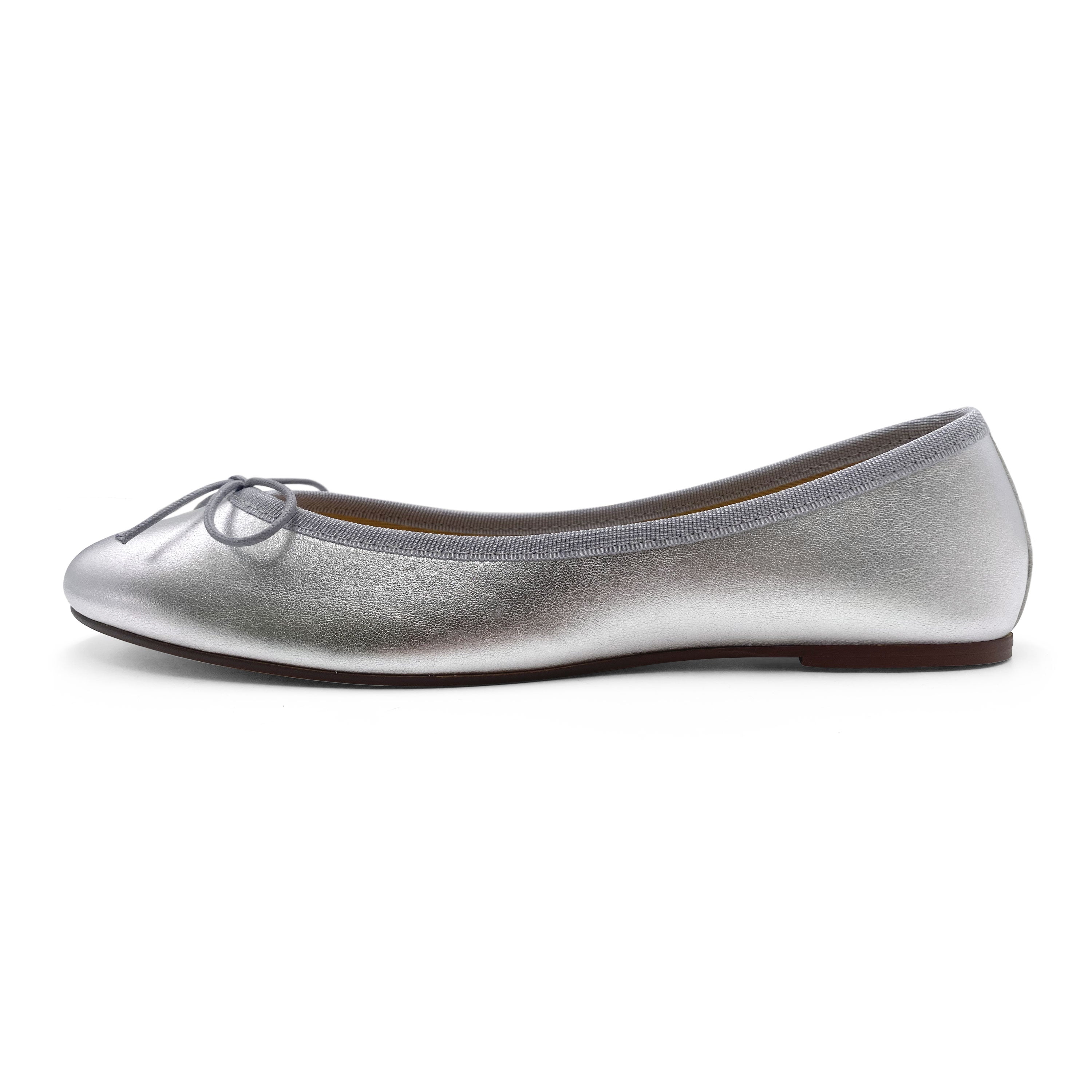 Ballerines argentées en cuir laminé