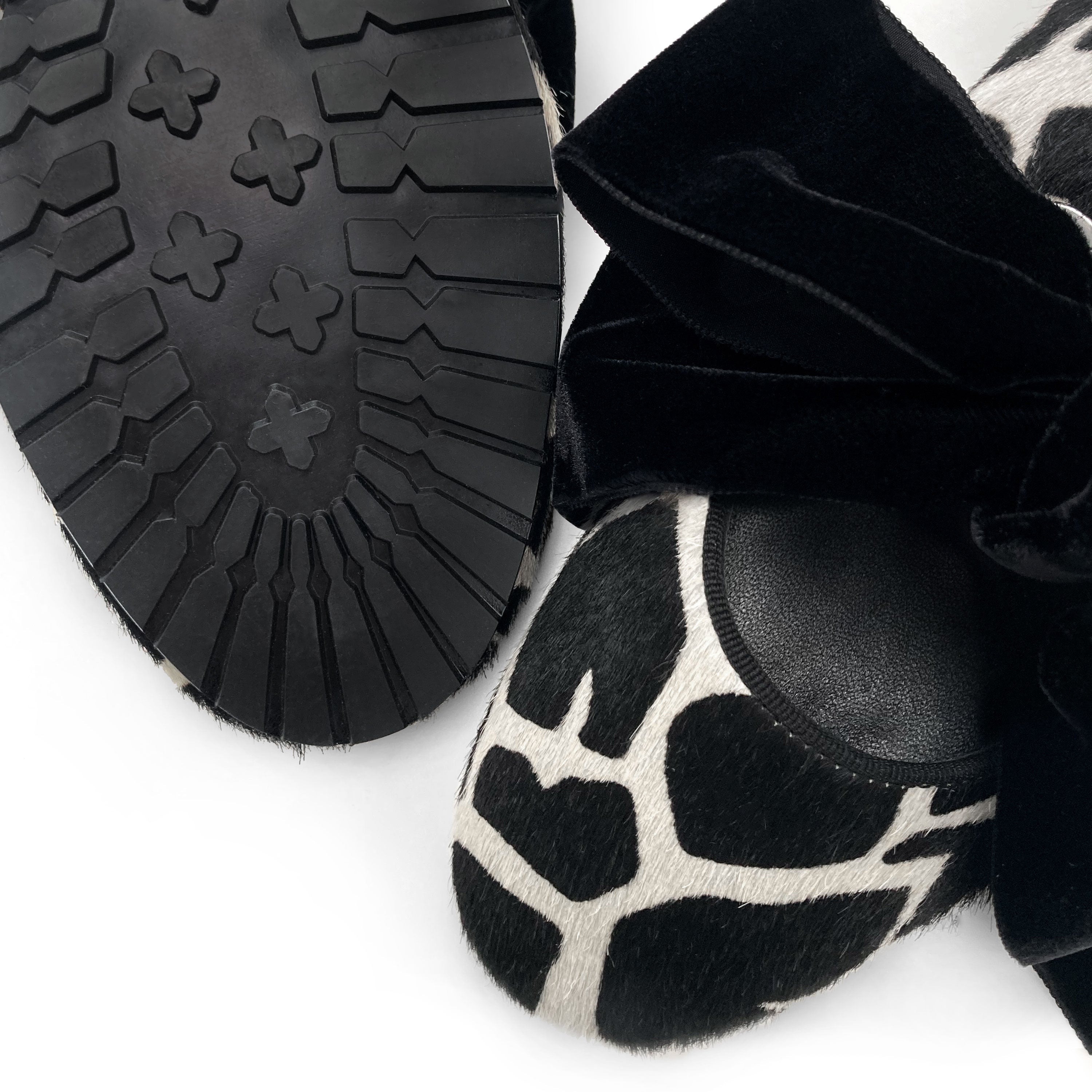 Scarpe donna animalier in cavallino maculato bianco e nero