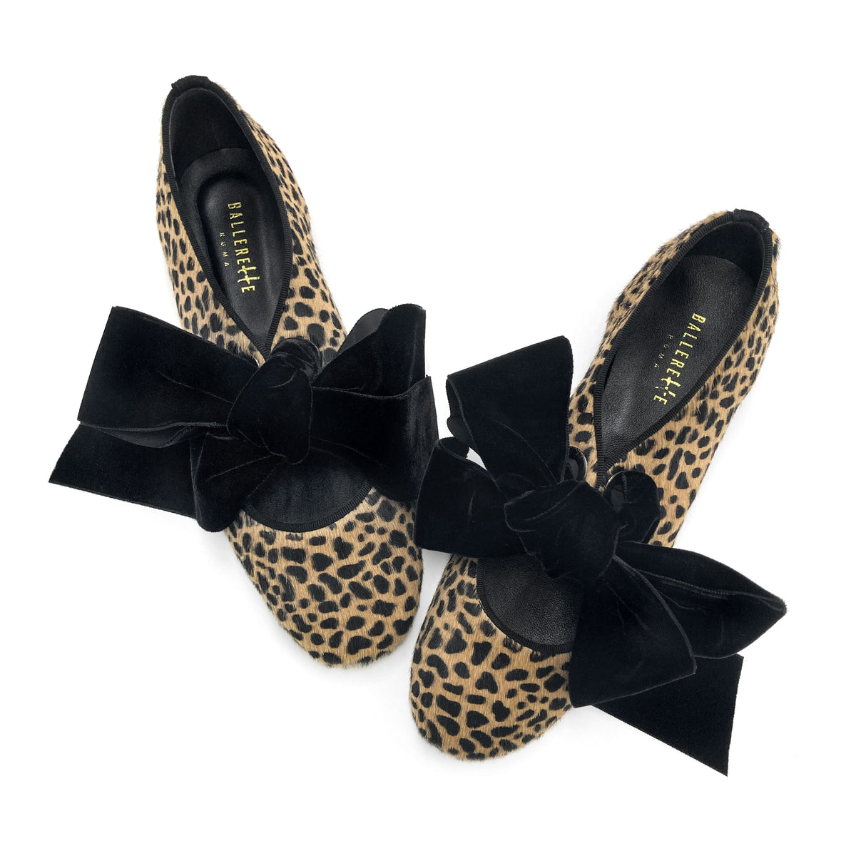 Women's spotted moccasins