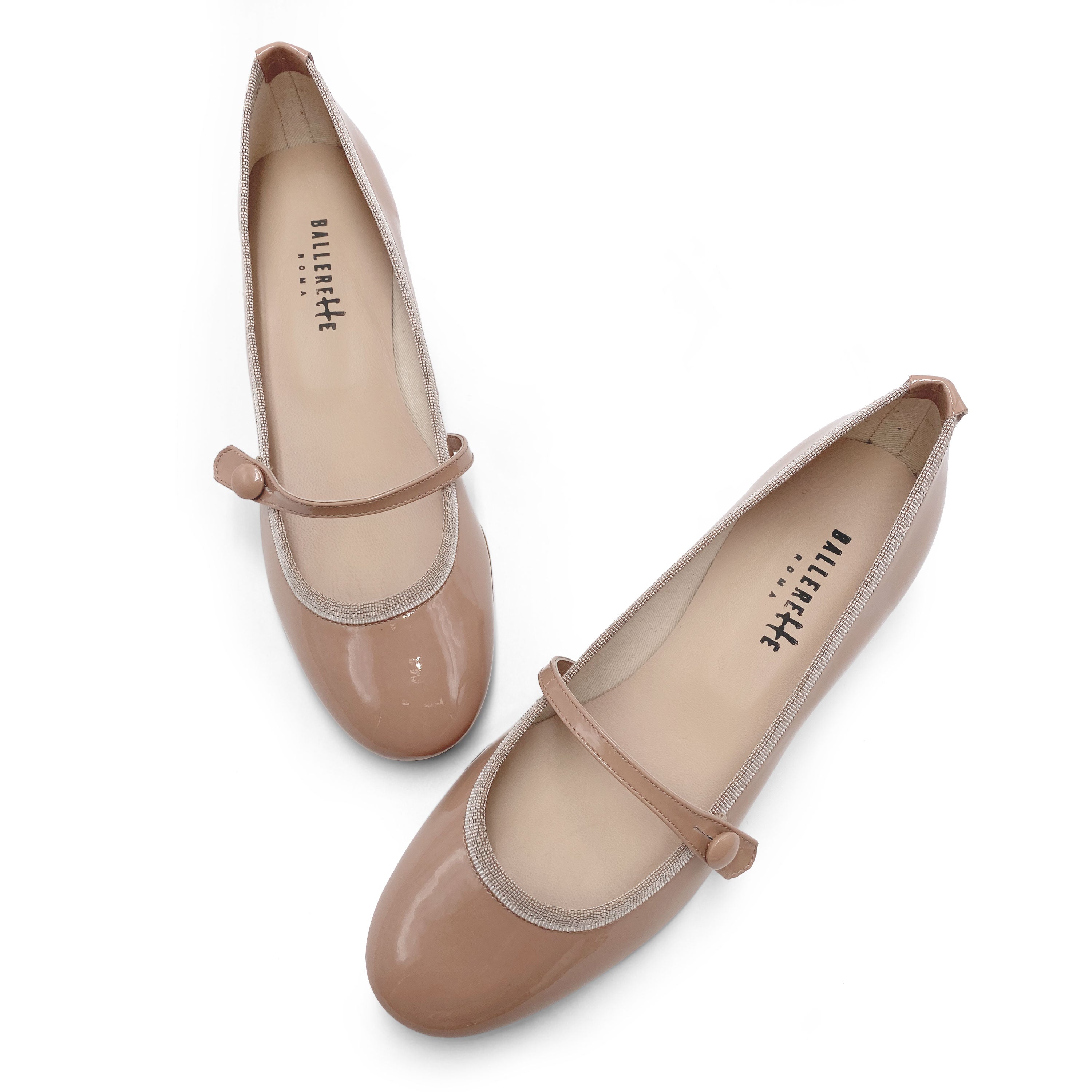 Ballerines rose poudré en vernis avec sangle et talon