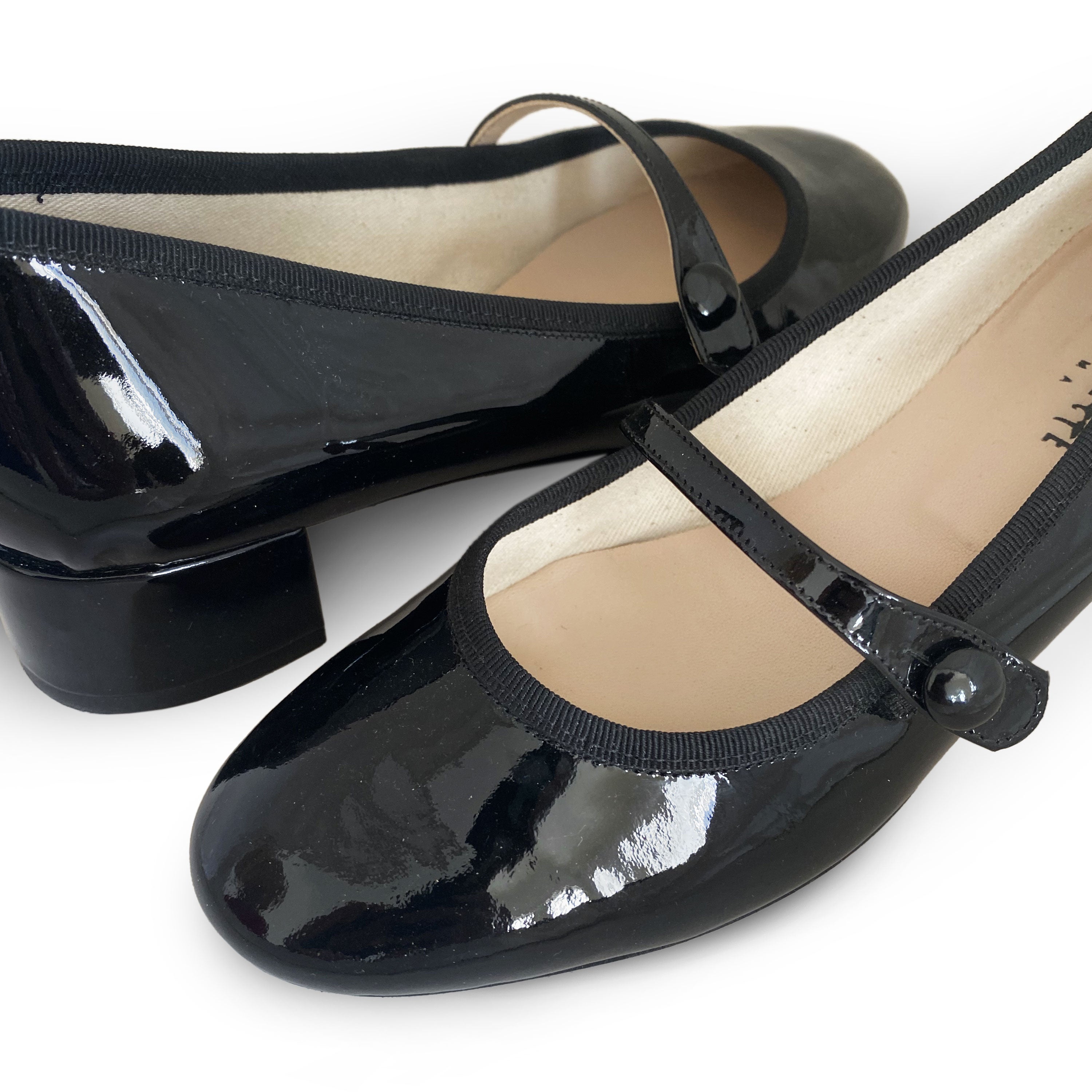 Ballerine Mary Jane nere in vernice con cinturino e tacco