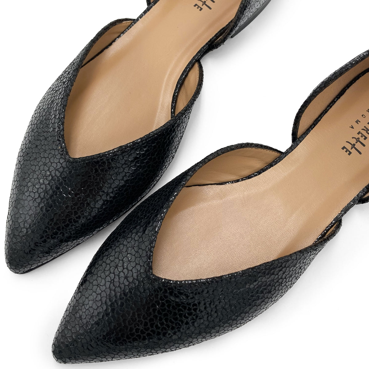 Offene Ballerinas aus schwarzem Metallic-Leder