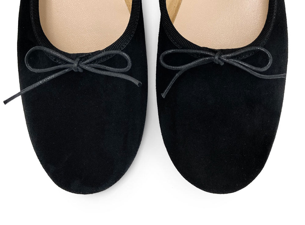 Ballerine "glove shoes" nere accollate in camoscio