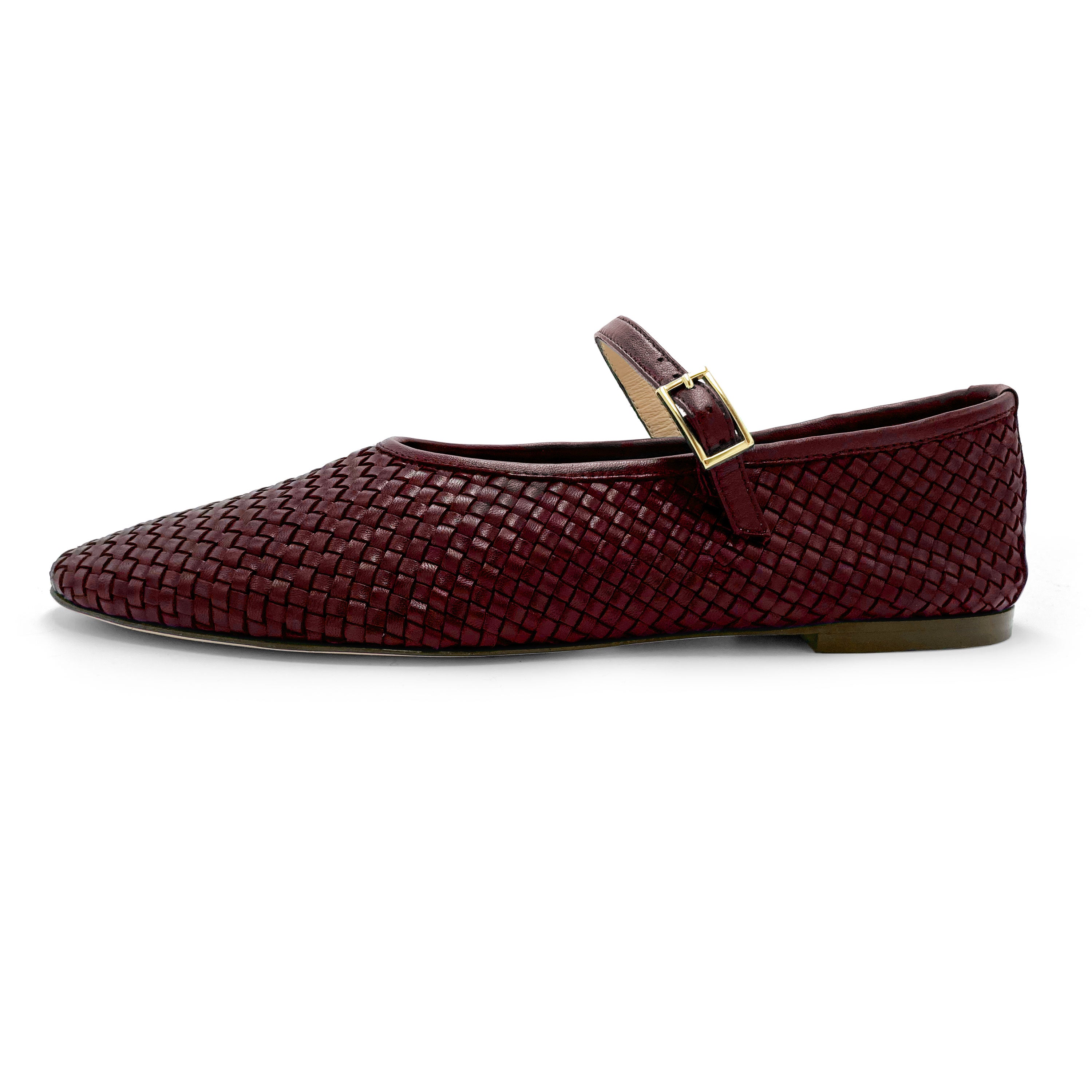 Ballerine bordeaux accollate in pelle intrecciata a mano e cinturino