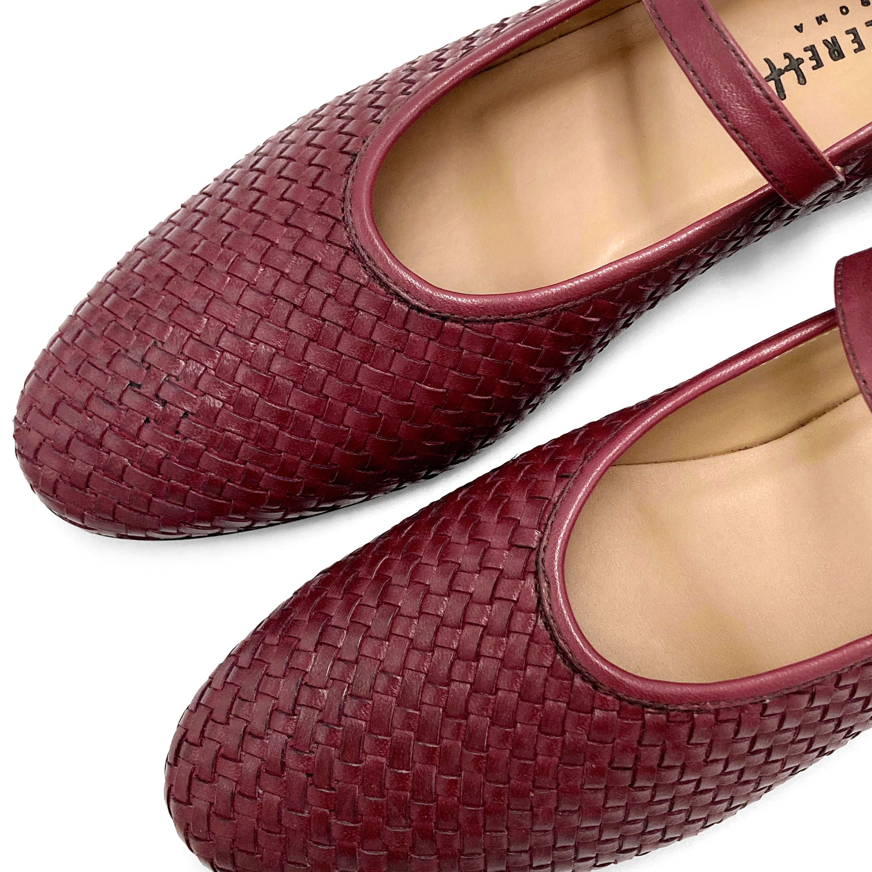 Ballerine Mary Jane bordeaux accollate in pelle intrecciata a mano e cinturino