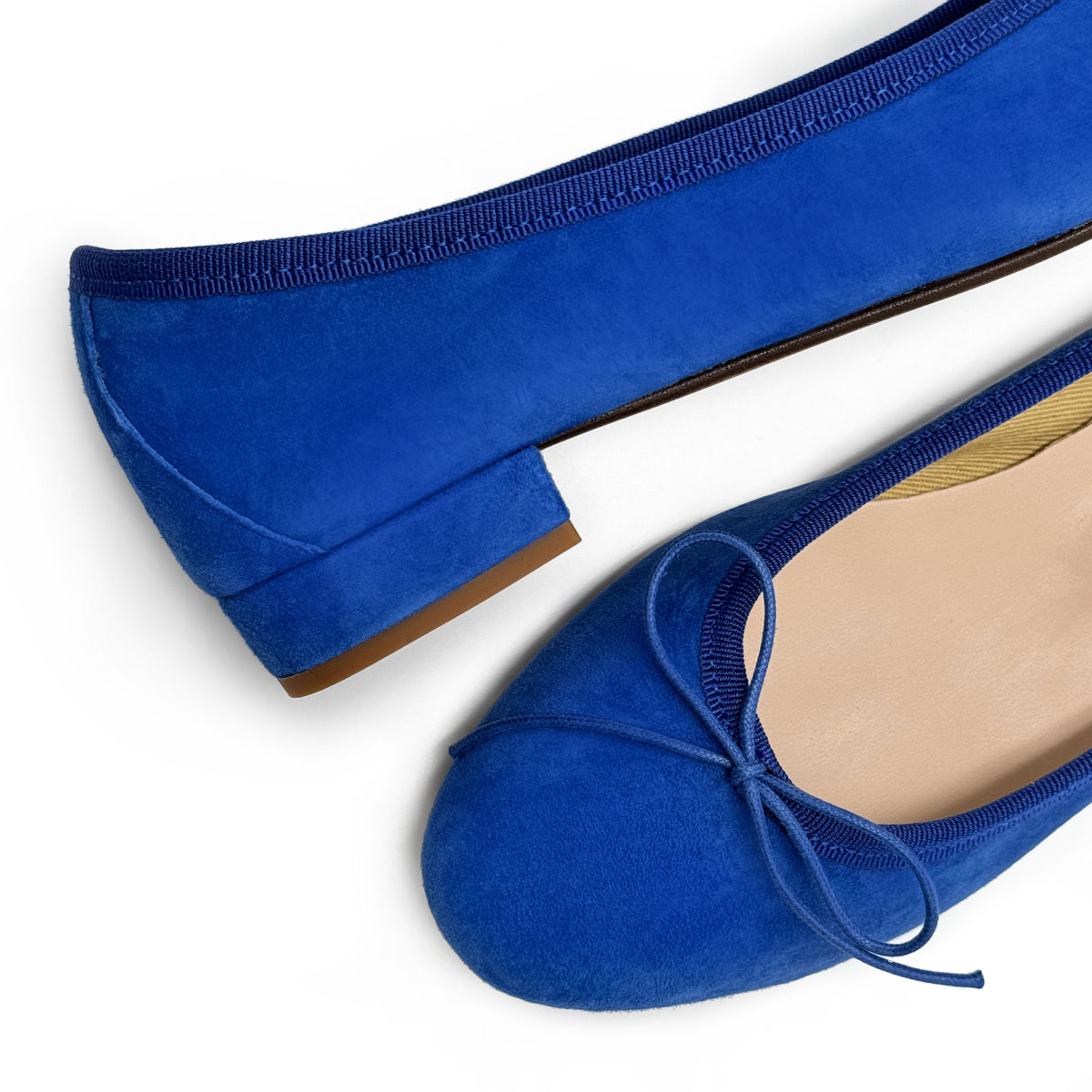 Ballerine con tacco blu elettrico in camoscio