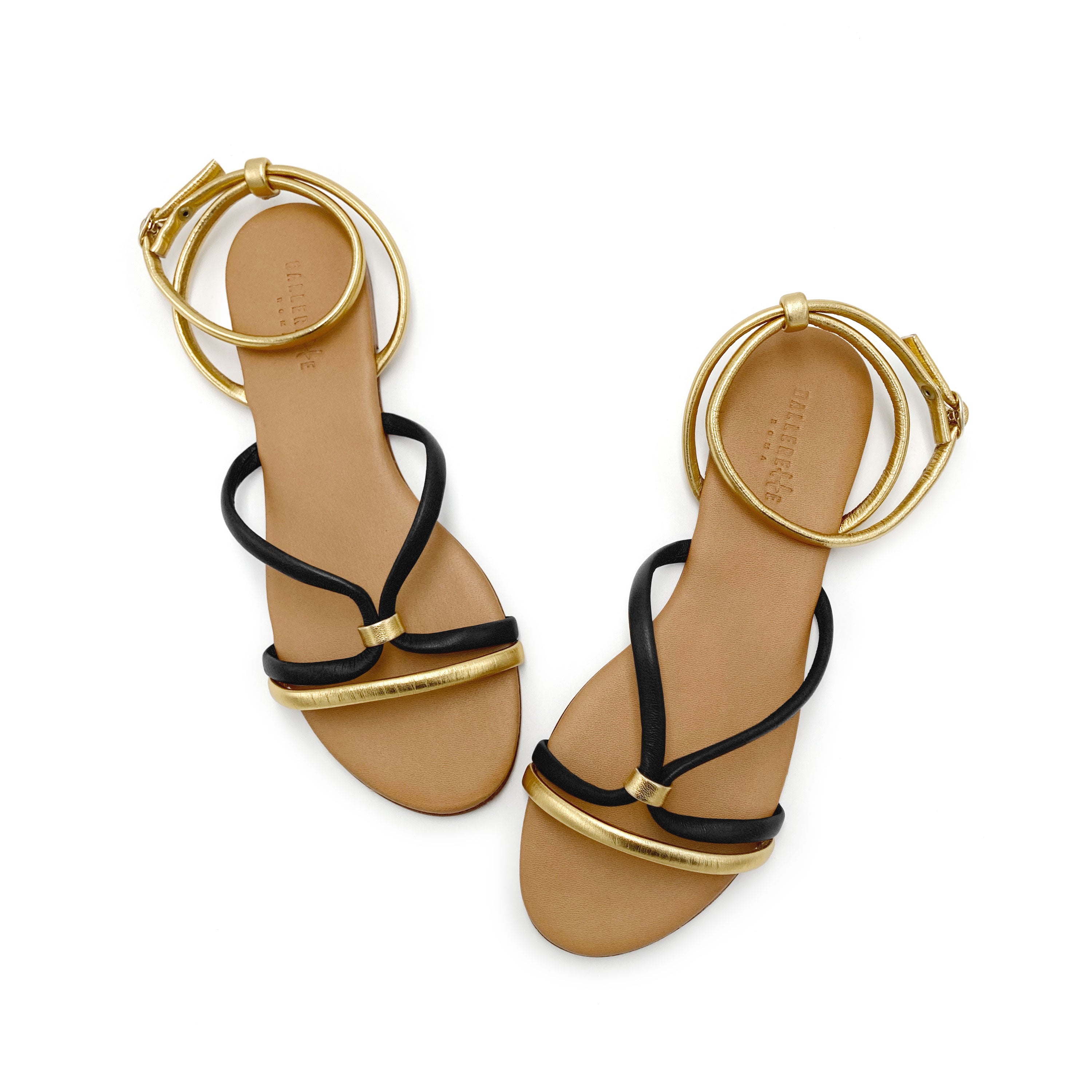 Sandali bassi intrecciati in pelle neri e oro