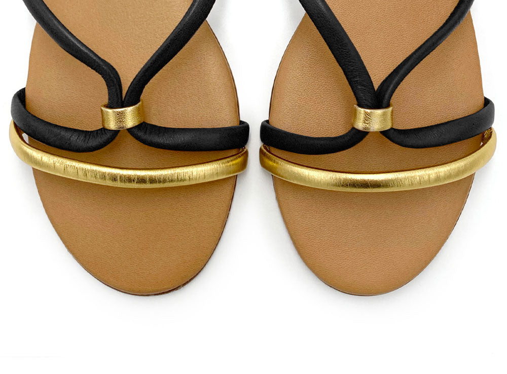 Sandali bassi intrecciati in pelle neri e oro