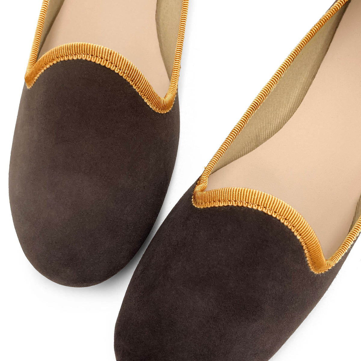 Damen-Loafers aus dunkelbraunem Wildleder mit ockerfarbenen Details