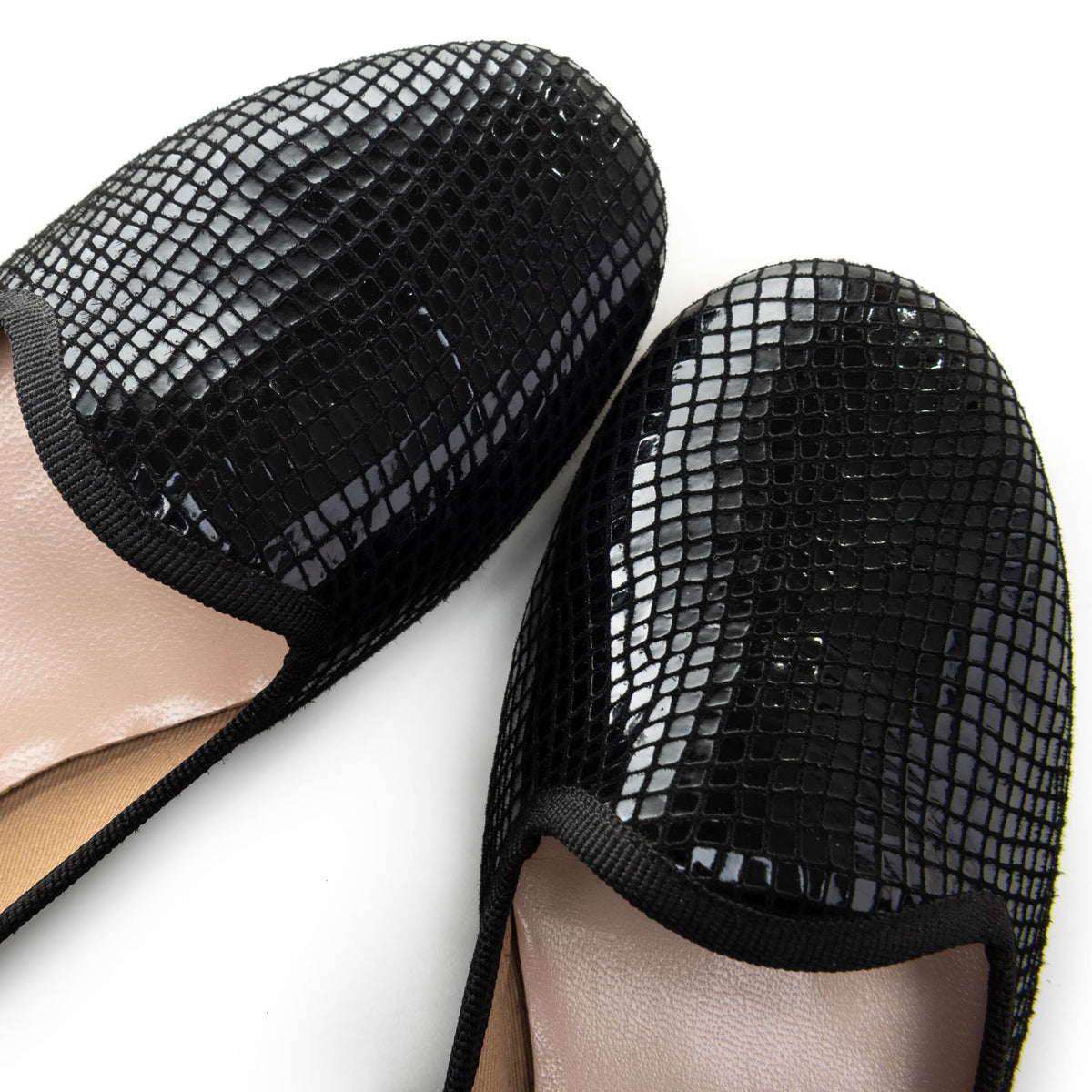 Schwarze laminierte Damen-Loafers in Python-Optik