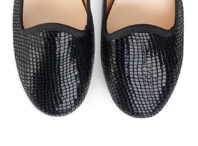 Schwarze laminierte Damen-Loafers in Python-Optik