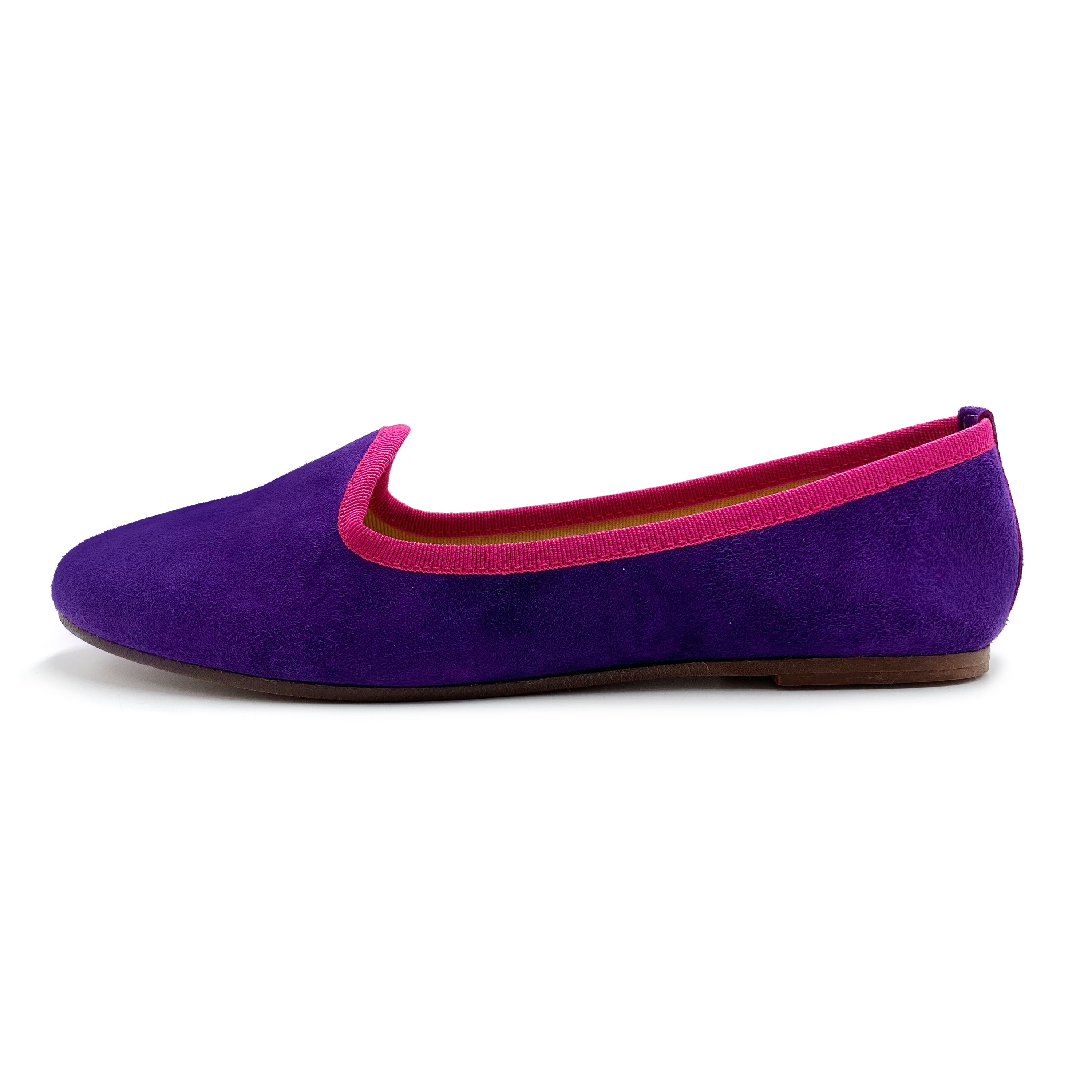 Slippers pour femme en daim violet et détails fuchsia