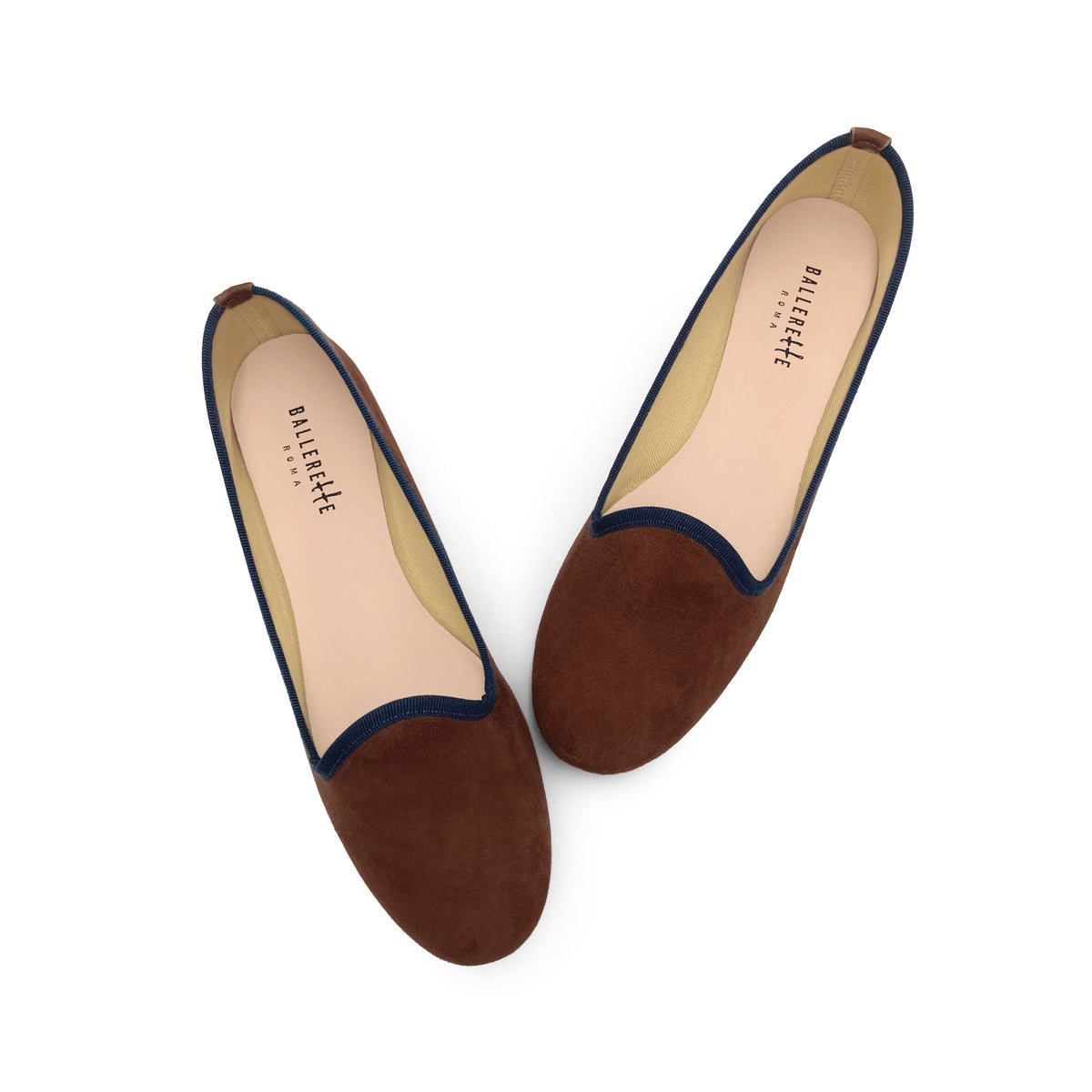 Slippers pour femmes en daim marron et détails bleu
