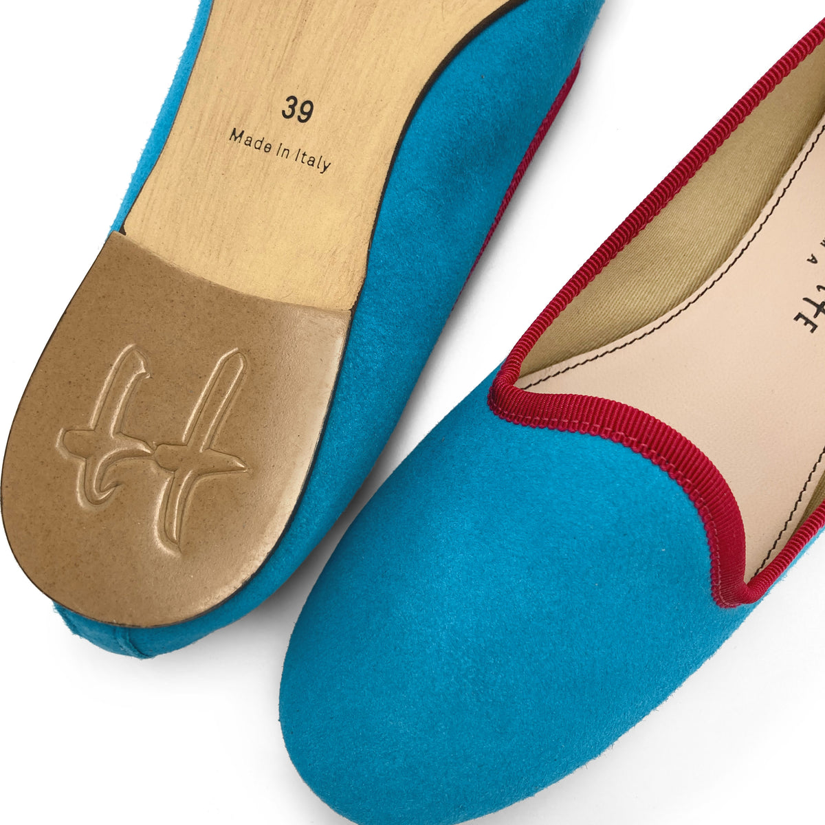 Slippers de mujer en ante turquesa con detalles fucsia