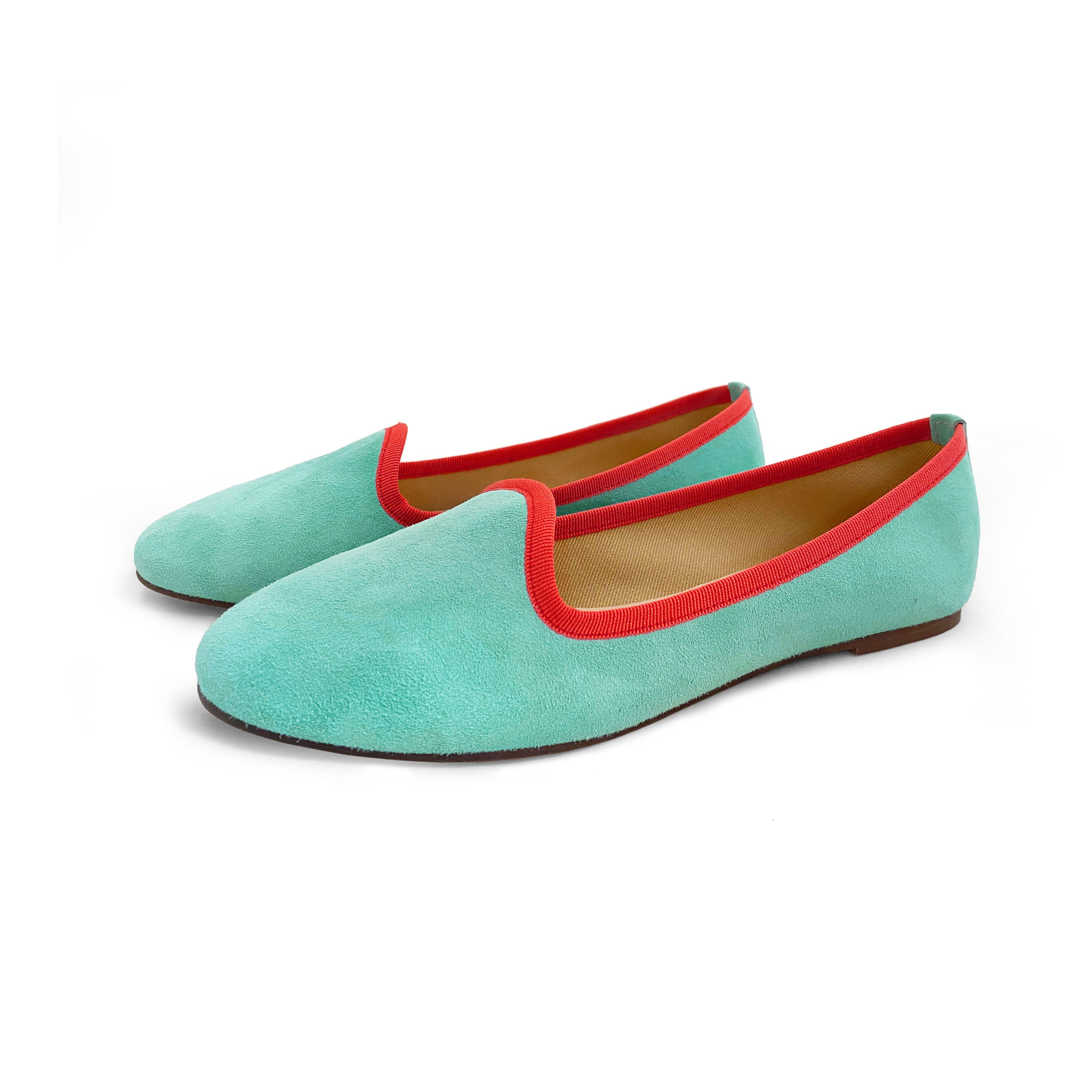 Slippers femme en daim aqua et détails corail