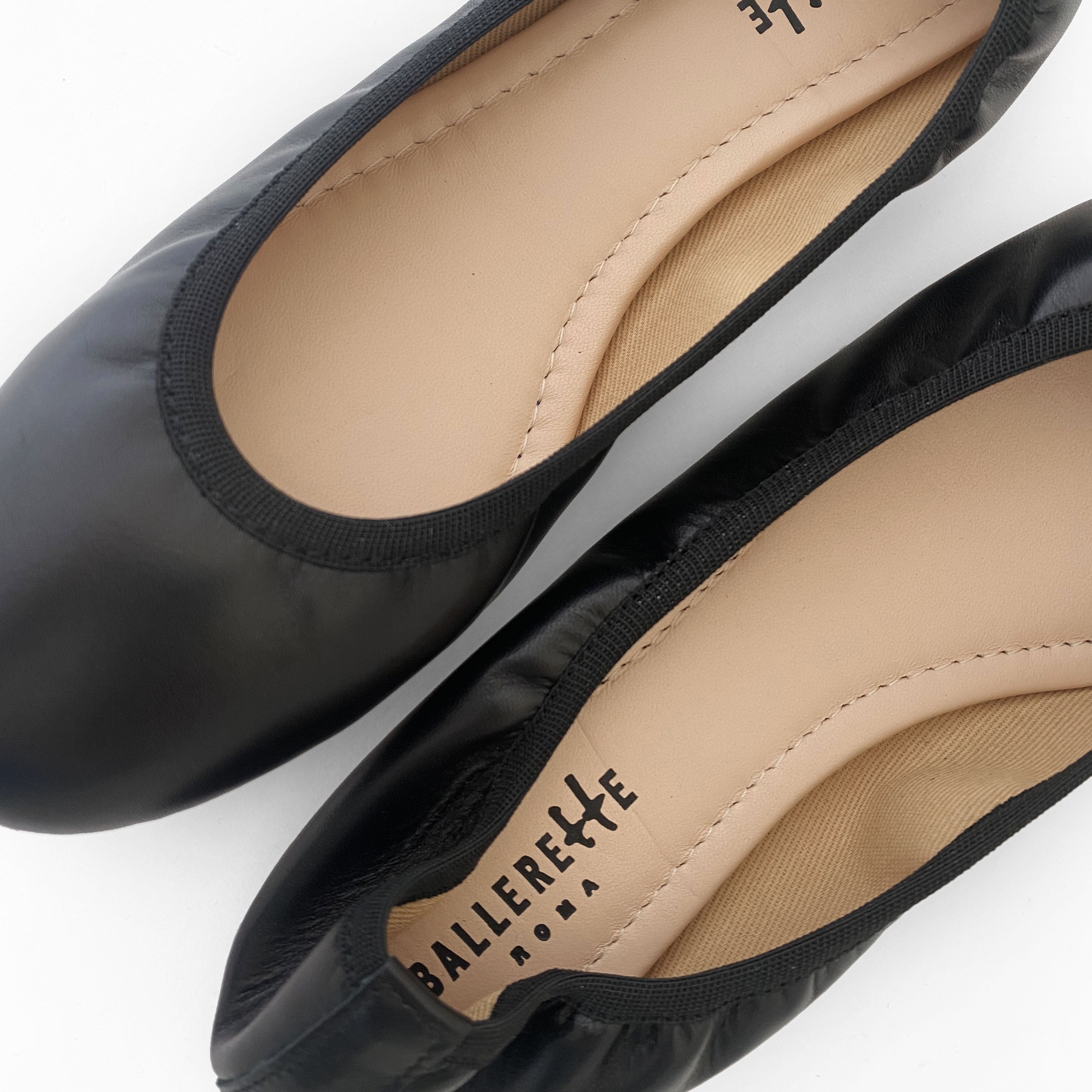Bailarinas en piel negra con elástico