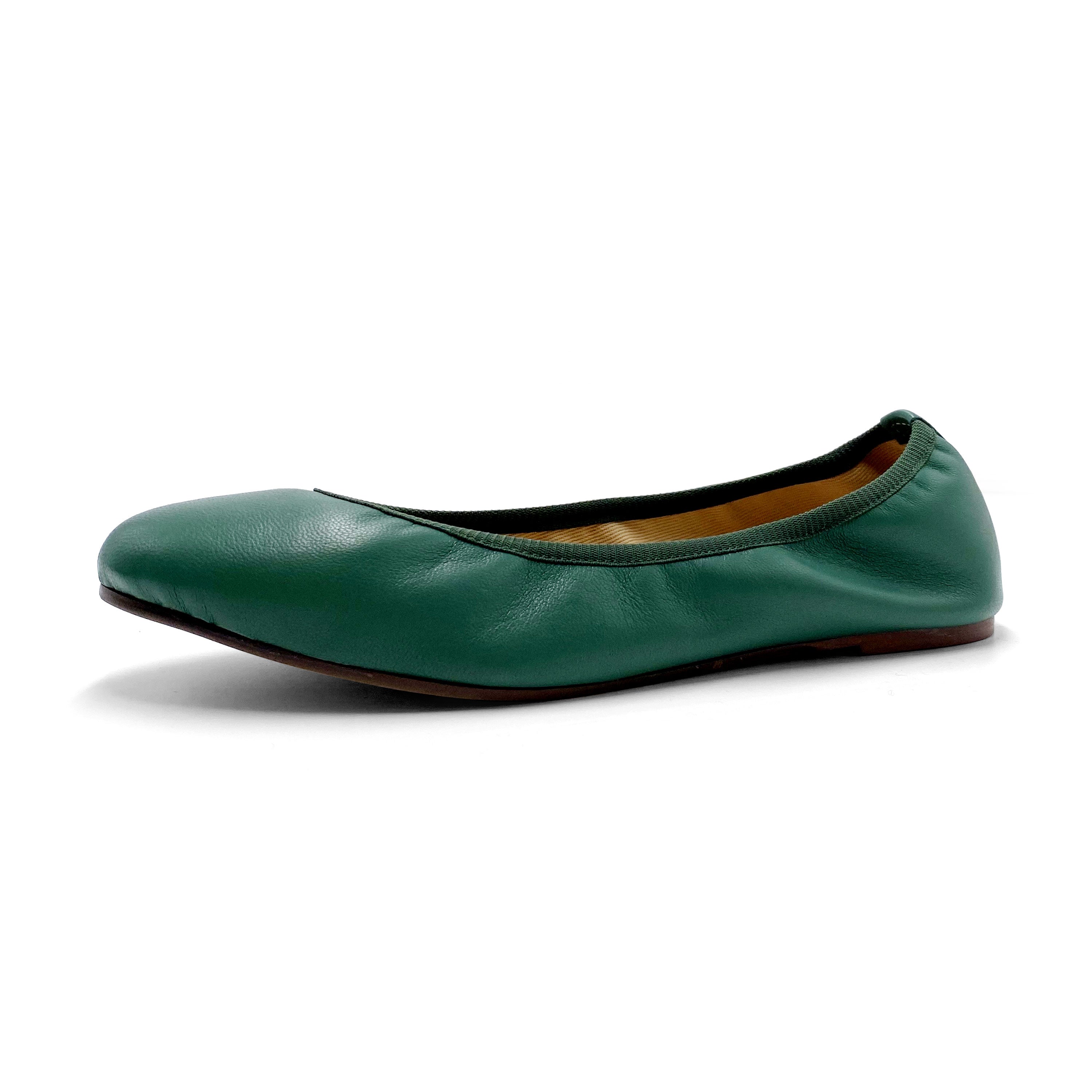 Ballerina with elastic in green leather