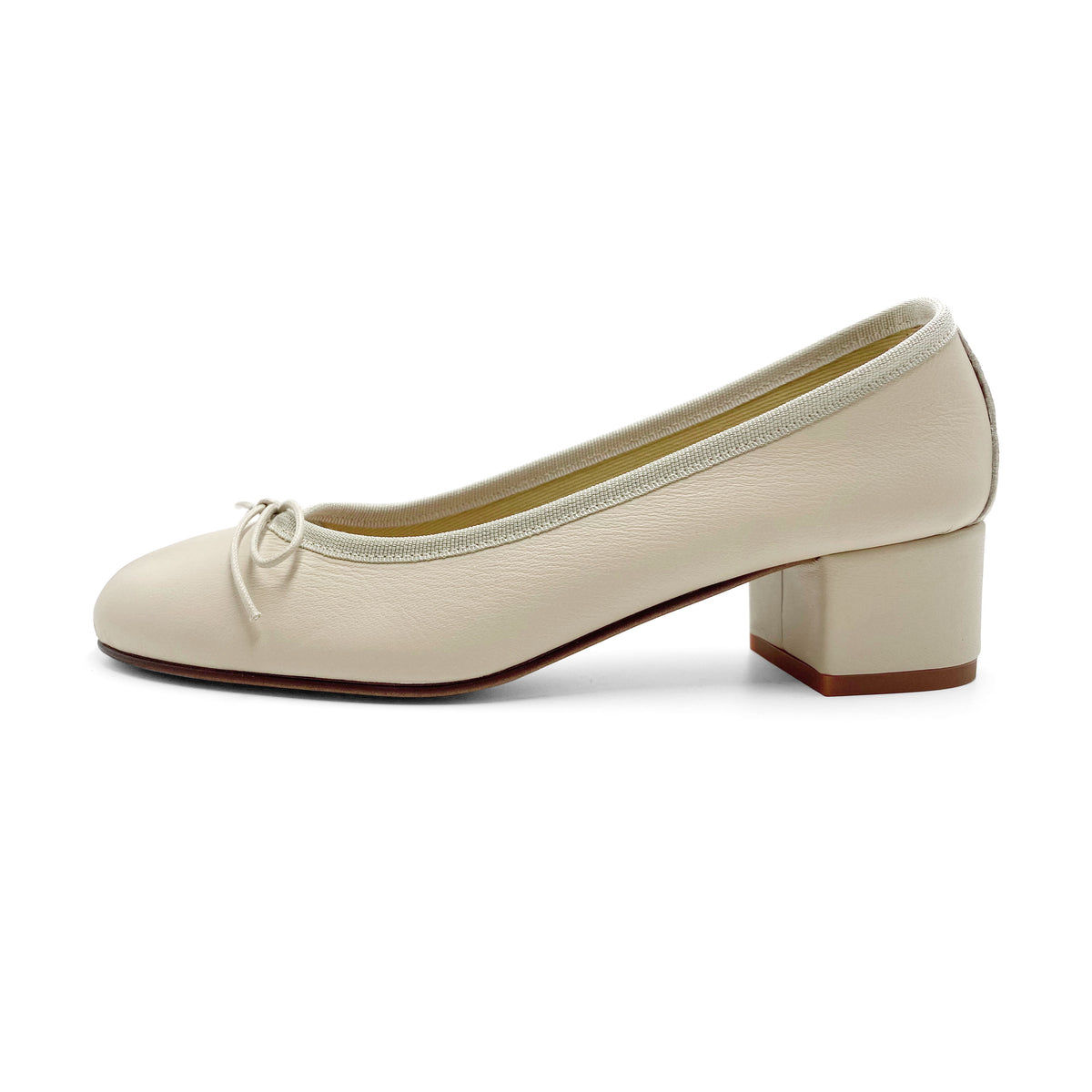 Beige Lederballerinas mit hohem Absatz