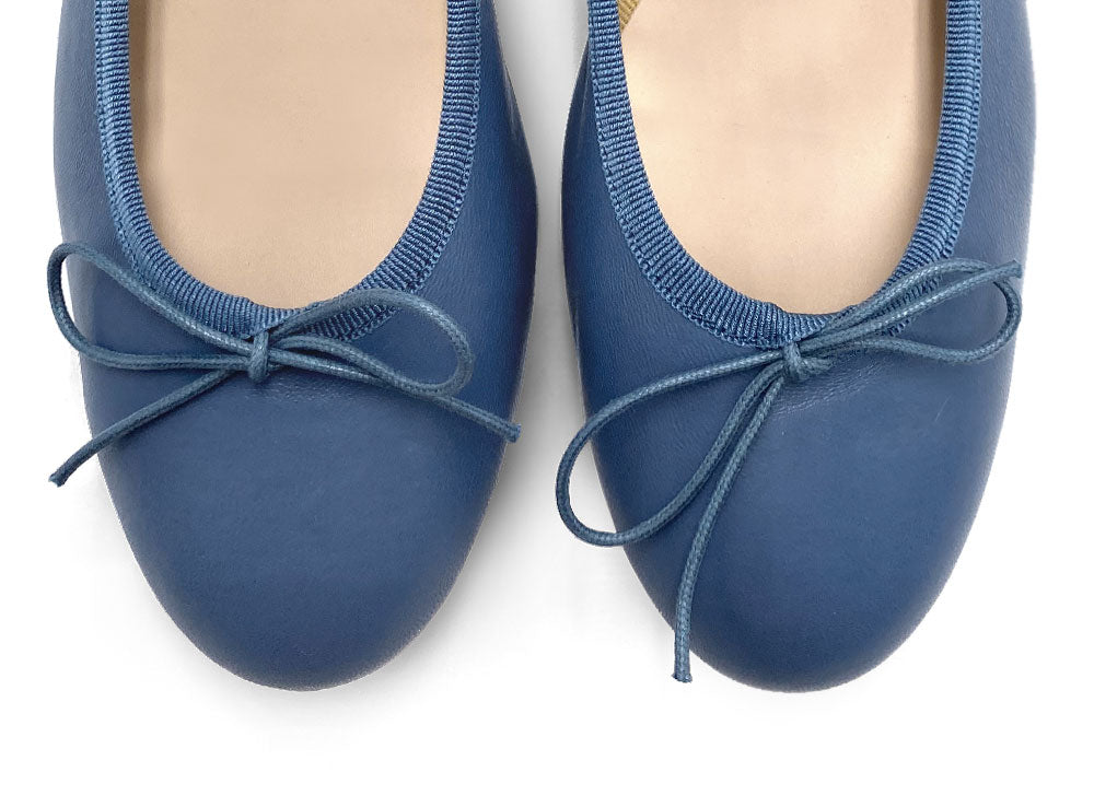 Ballerine in pelle celeste polvere con tacco alto