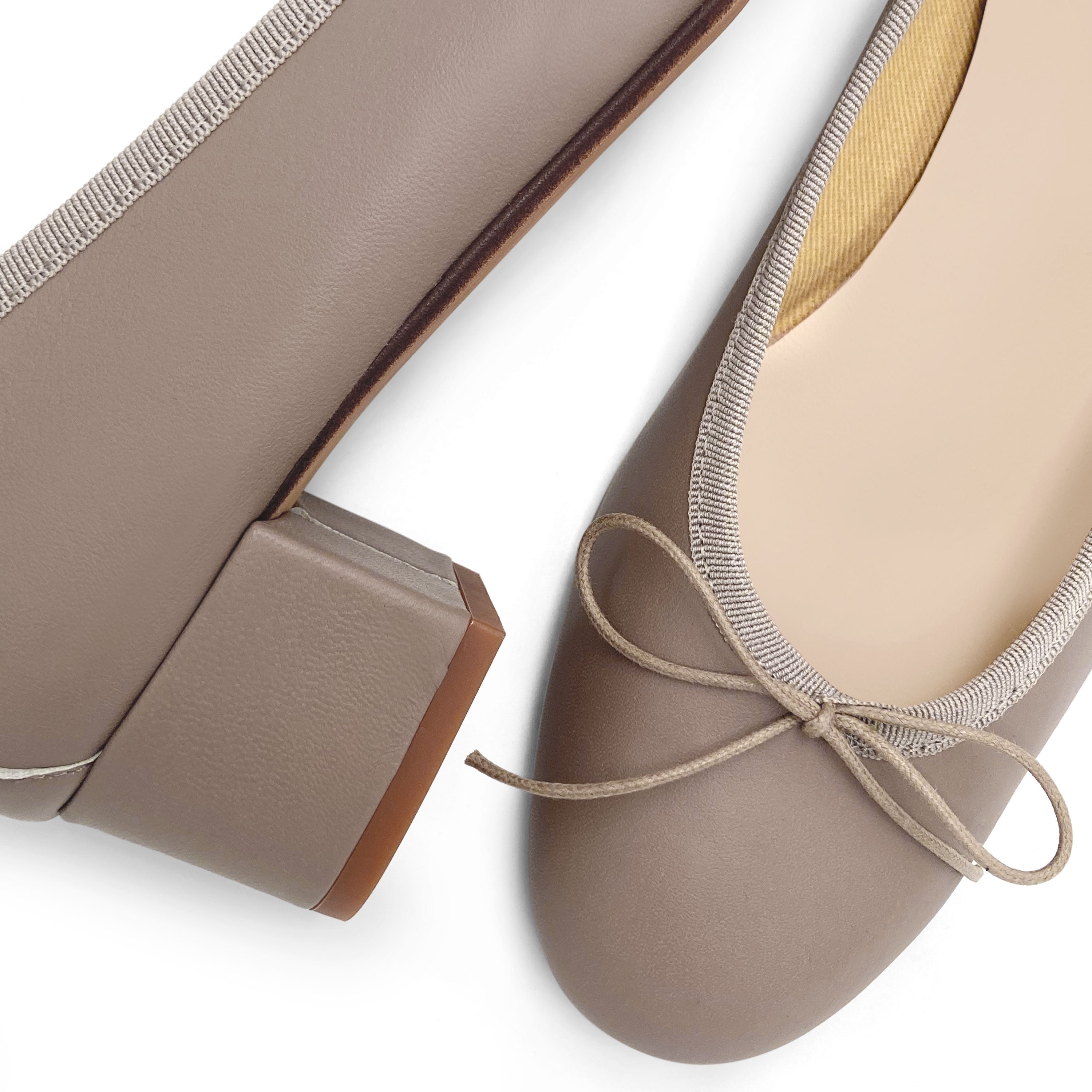 Ballerine in pelle tortora con tacco alto