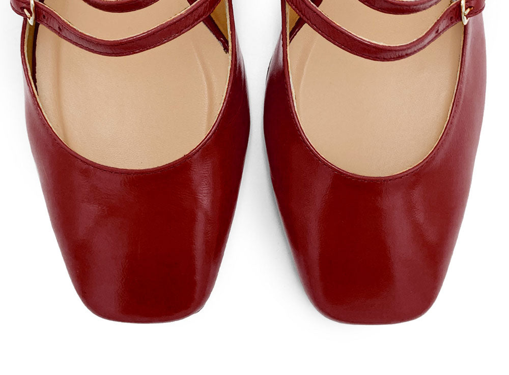 Ballerines slingback rouges en cuir verni avec talon