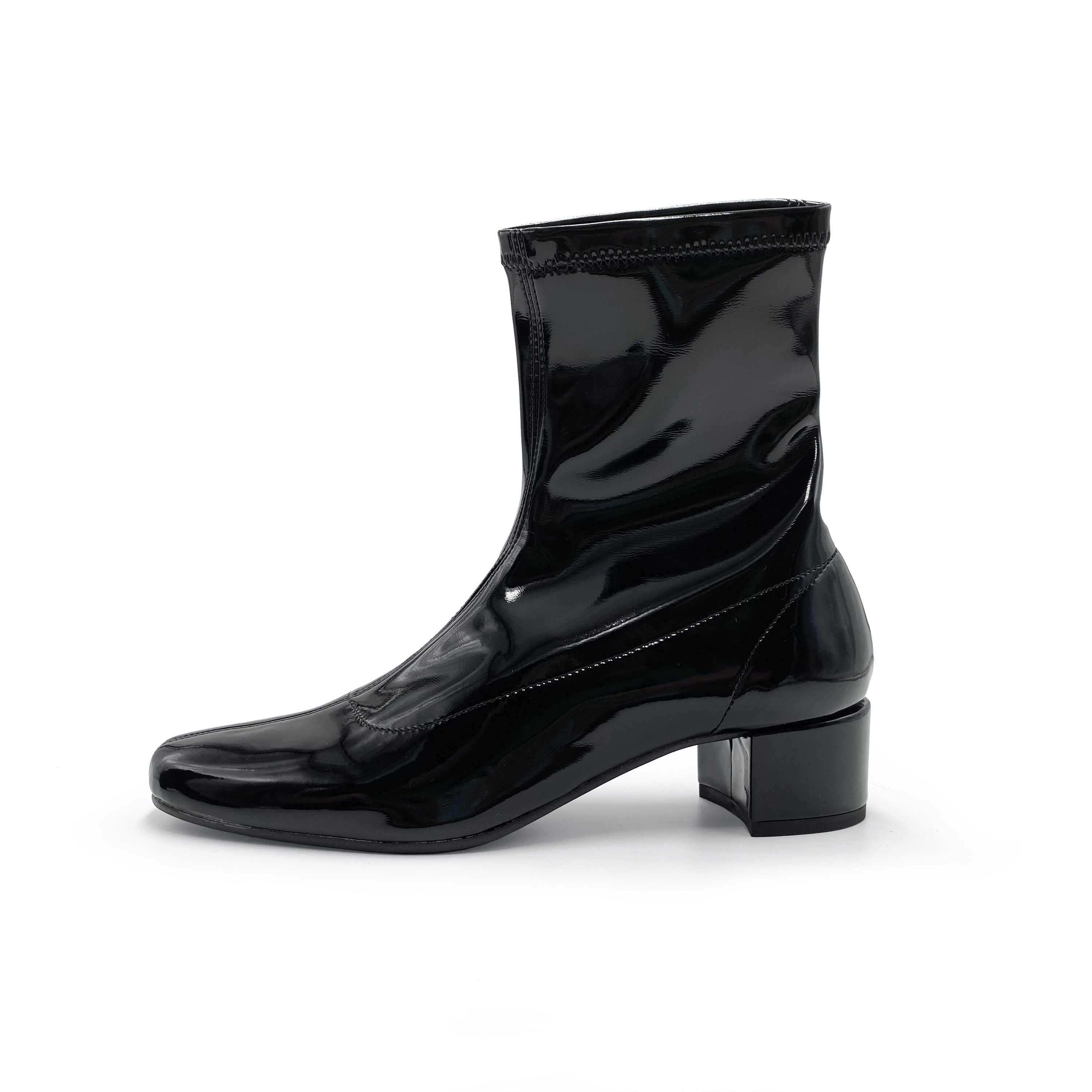 Schwarze Strumpfstiefeletten aus Lack