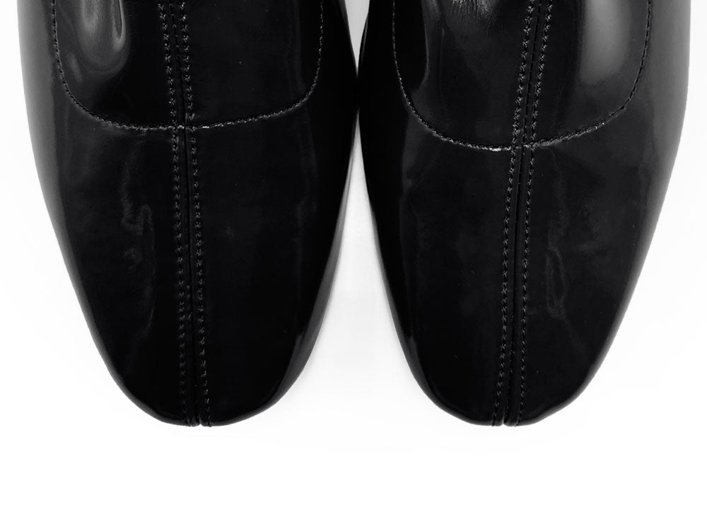 Bottines en cuir verni noir avec chaussette élastiquée