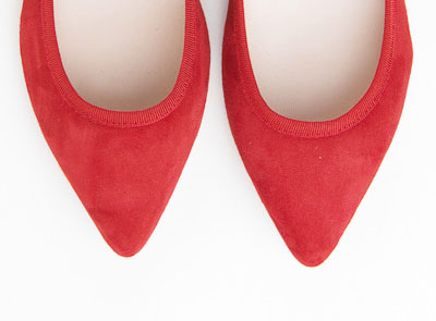 Ballerine rosse a punta con cinturino
