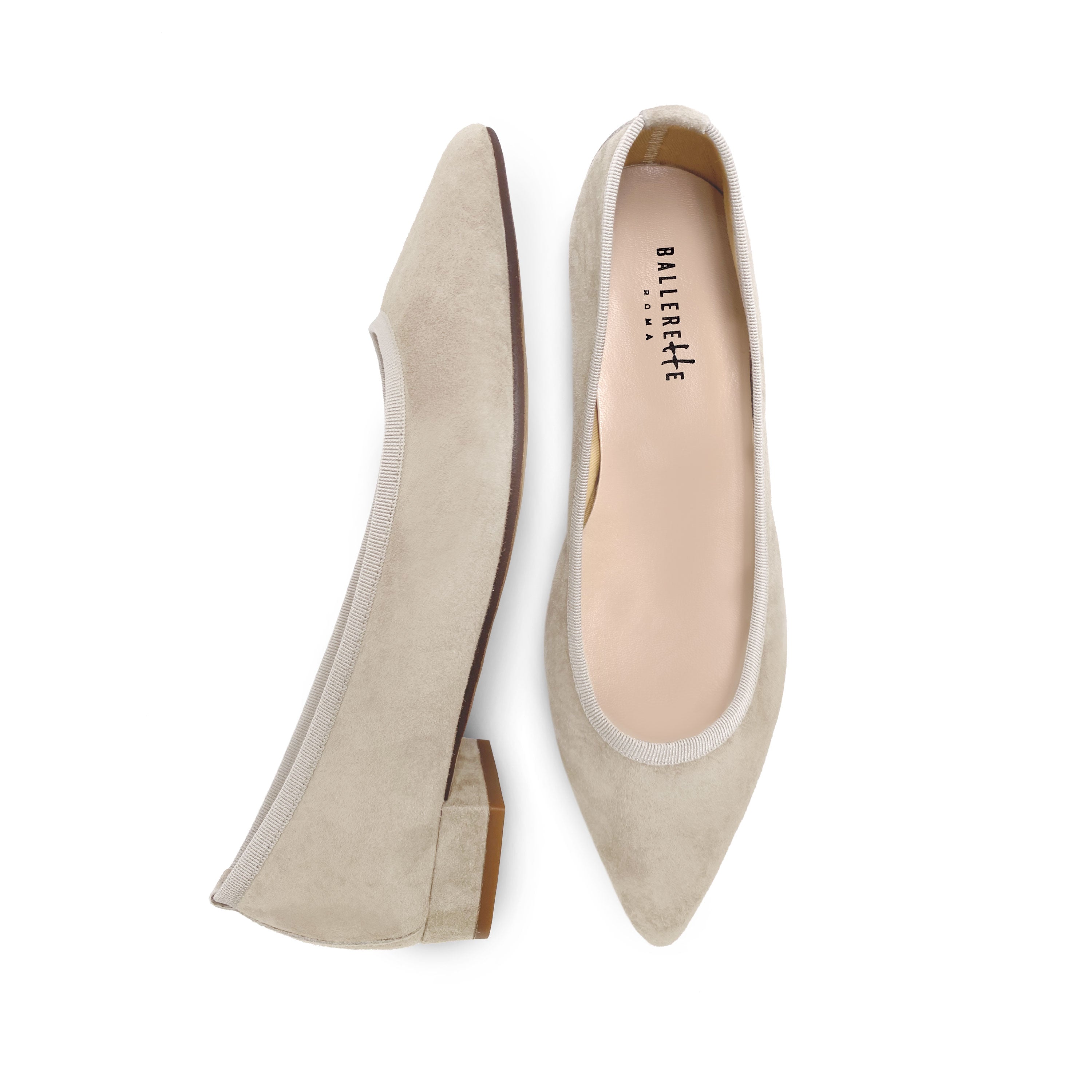 Ballerine a punta beige in camoscio