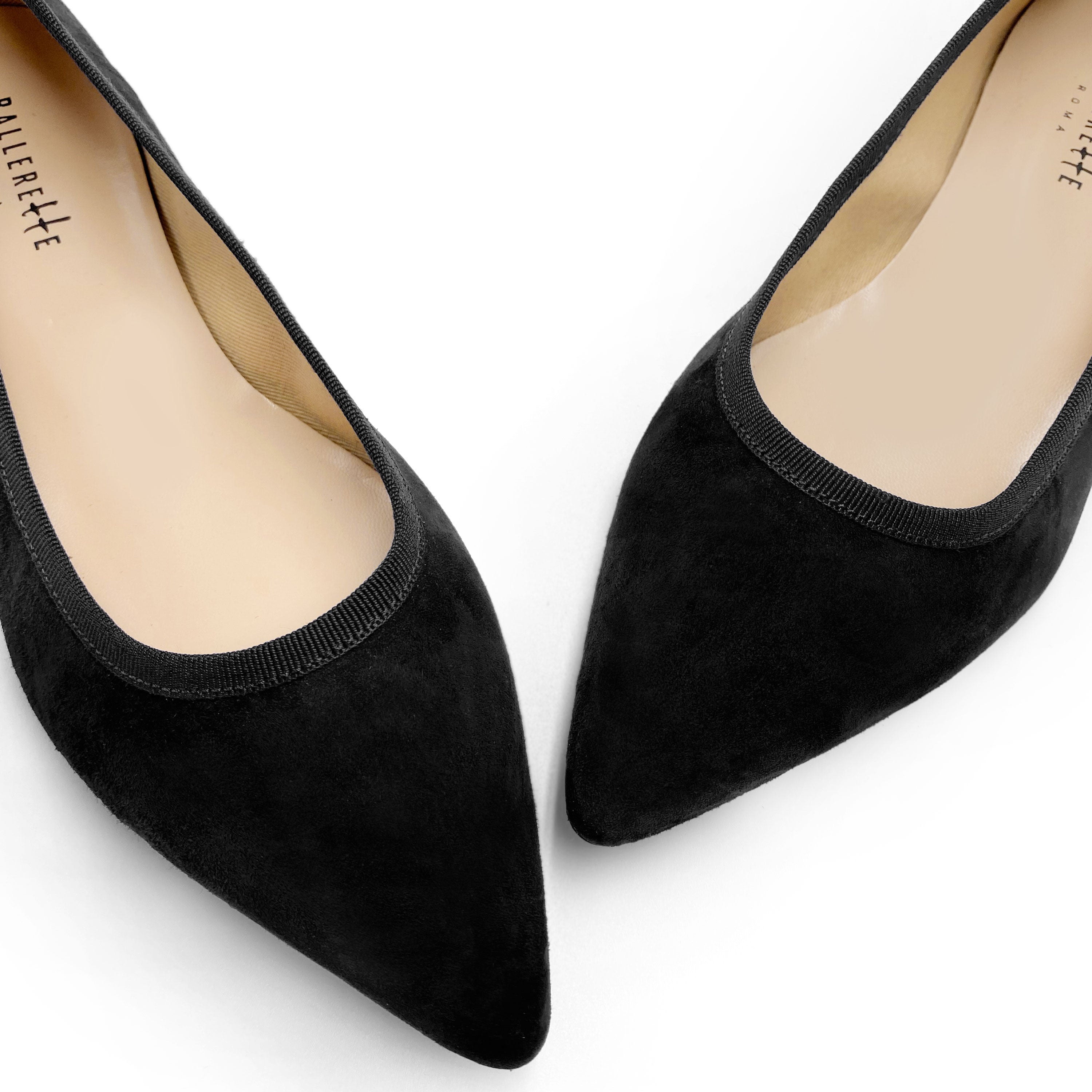 Schwarze spitze Wildlederballerinas