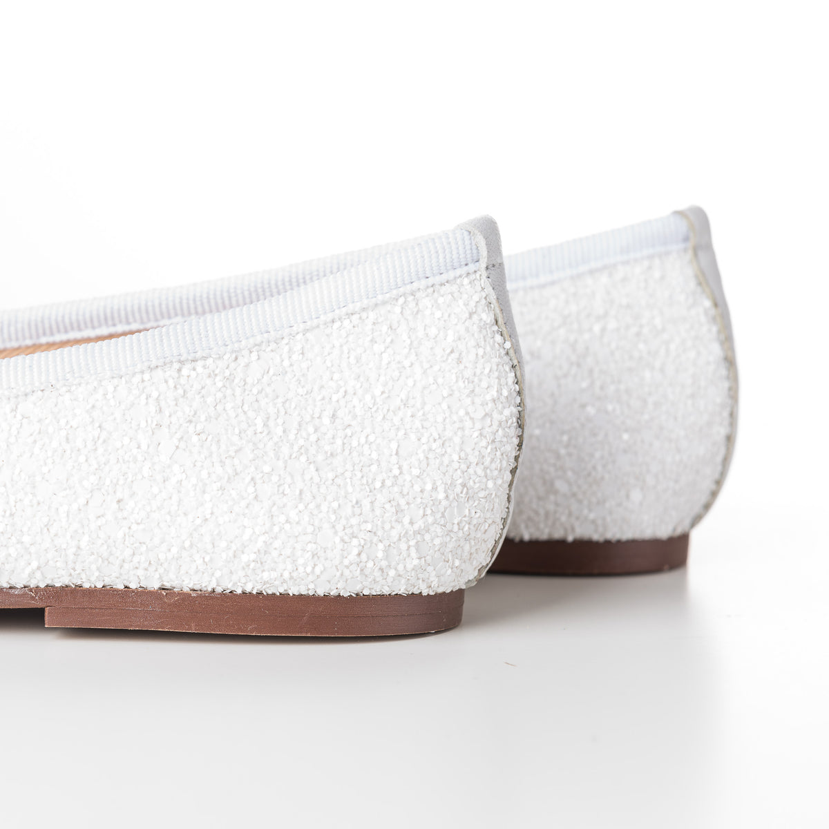 Weiße Glitzer-Ballerinas für feierliche Anlässe