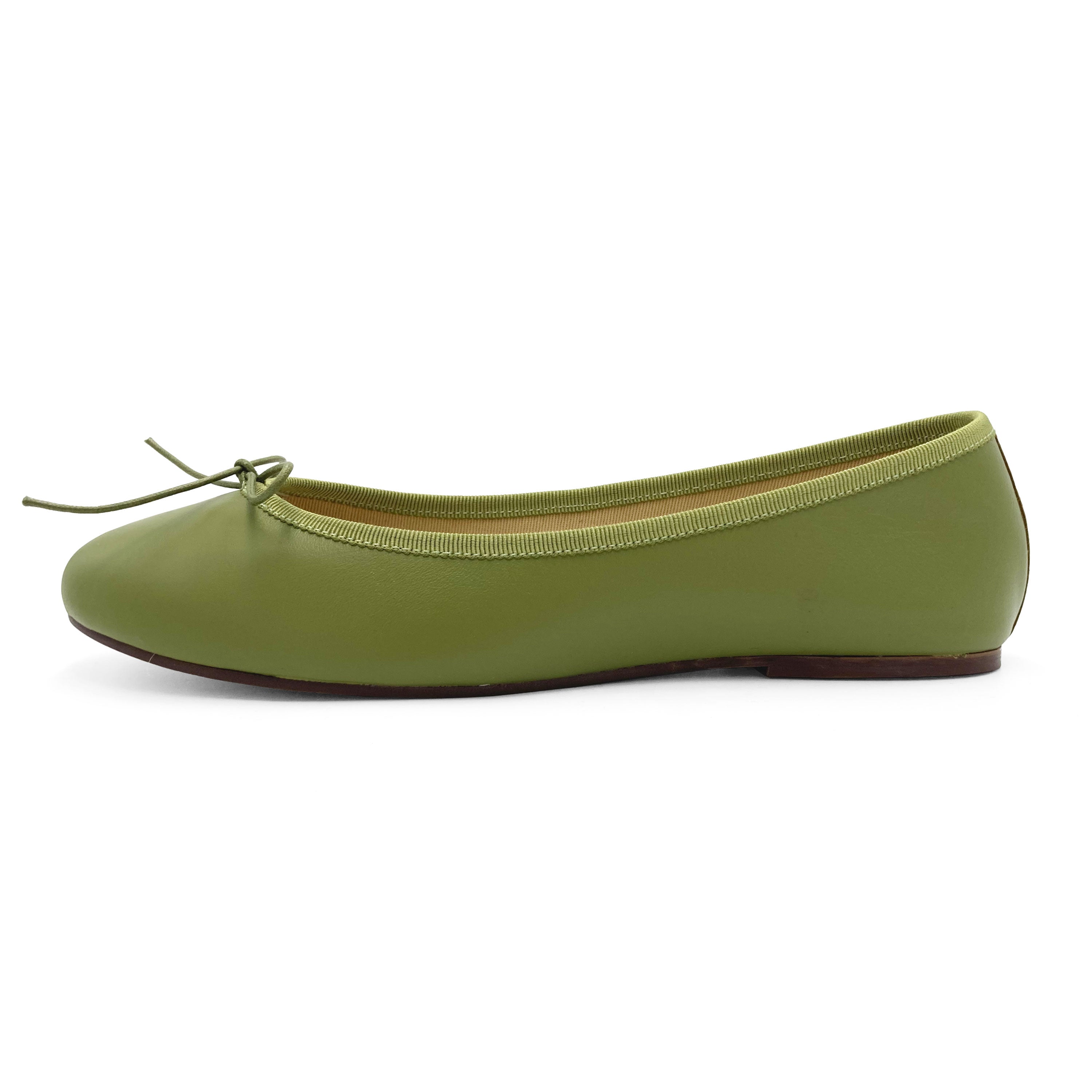 Ballerines en cuir vert olive